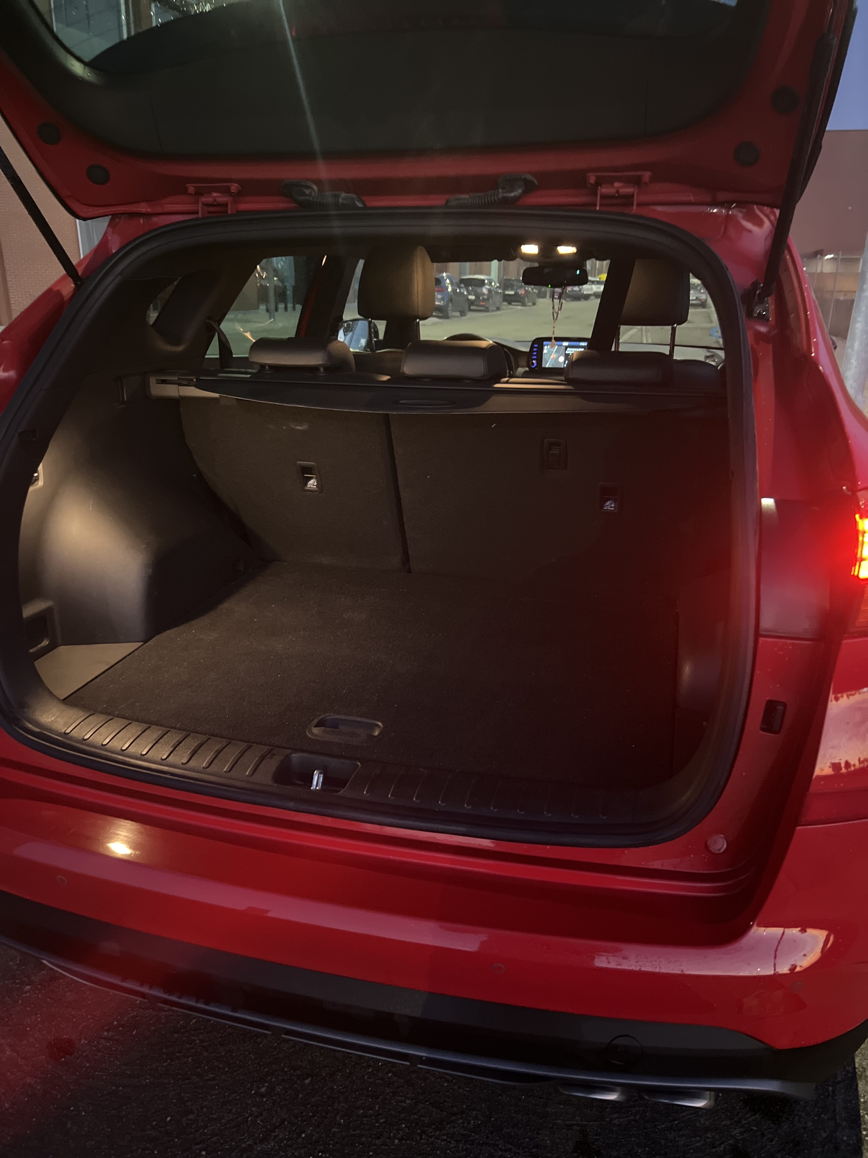 Hyundai Tucson Híbrido con Silla infantil