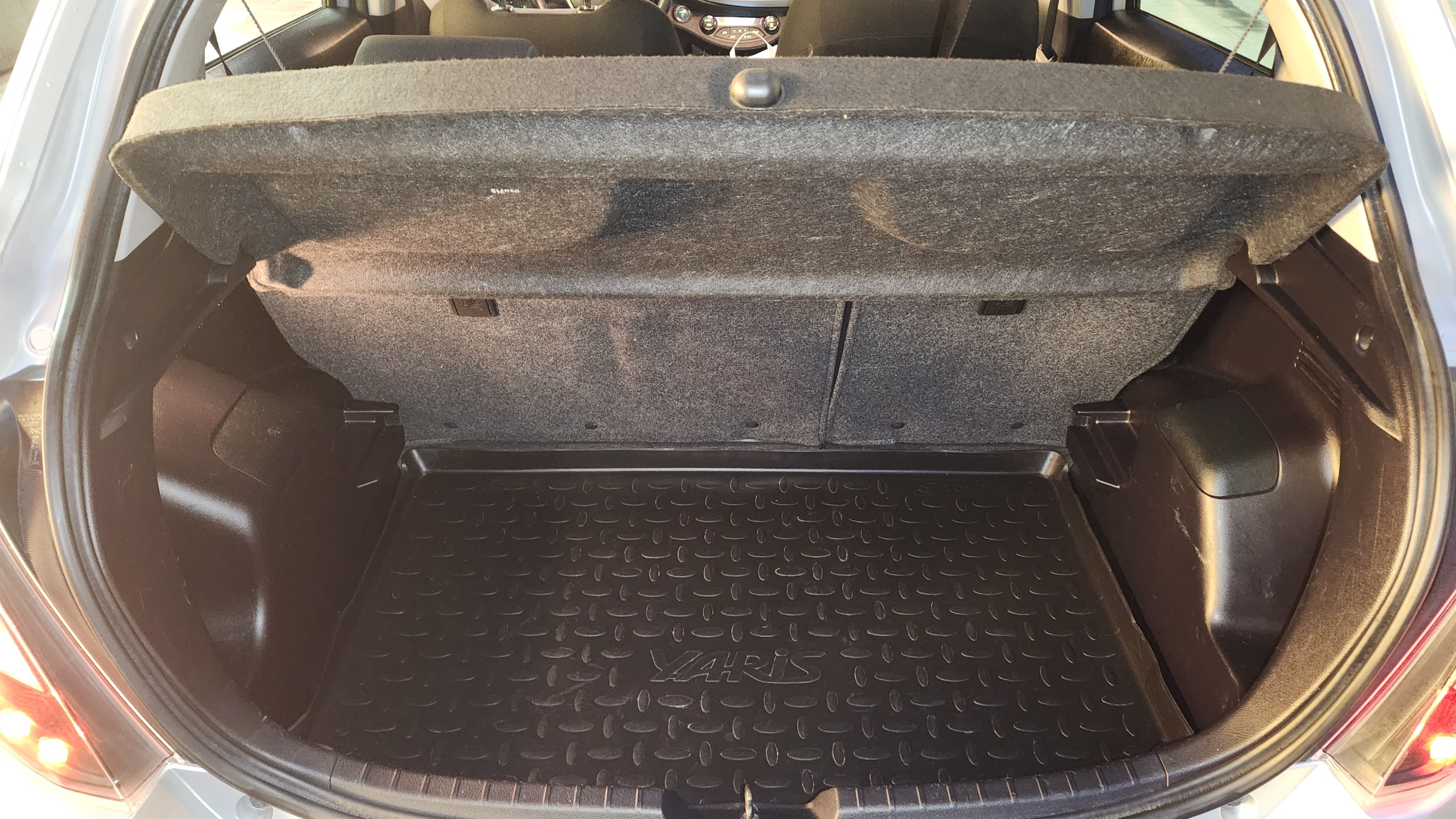 Toyota Yaris Hybrid 1,5 Bensin/Hybrid, Automat, inkl. Beboerkort sone parkering