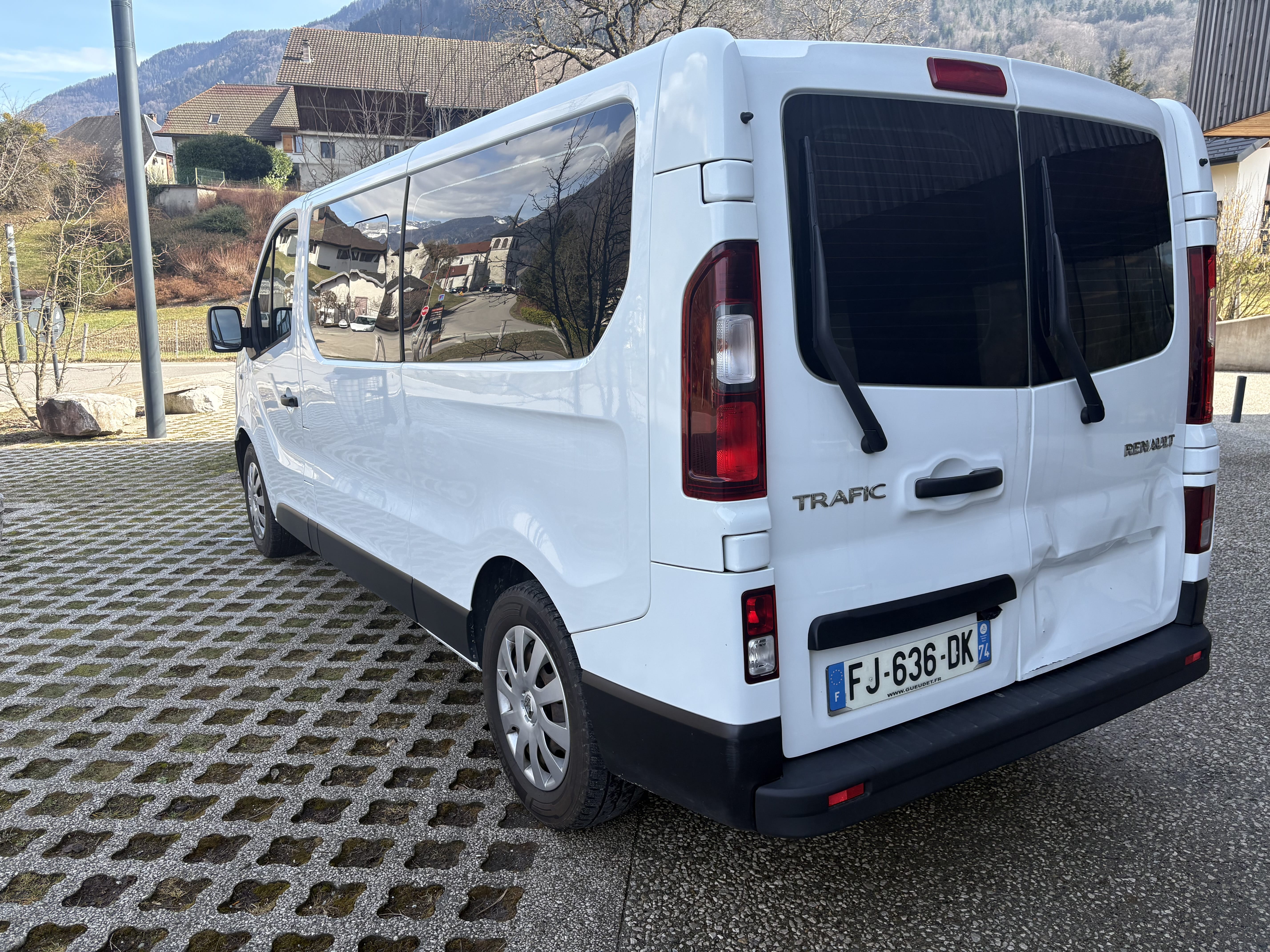 Renault Trafic Passenger 2.0 dci 145 minibus avec Régulateur de vitesse