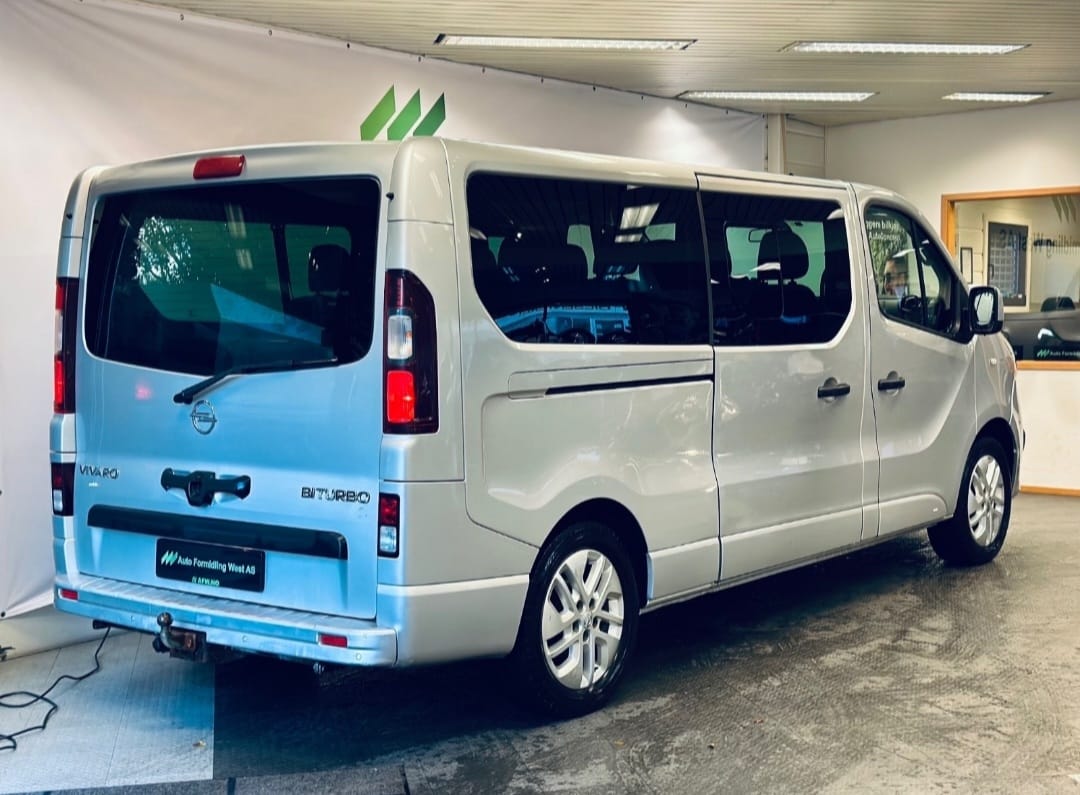 Opel Vivaro Minibuss met GPS