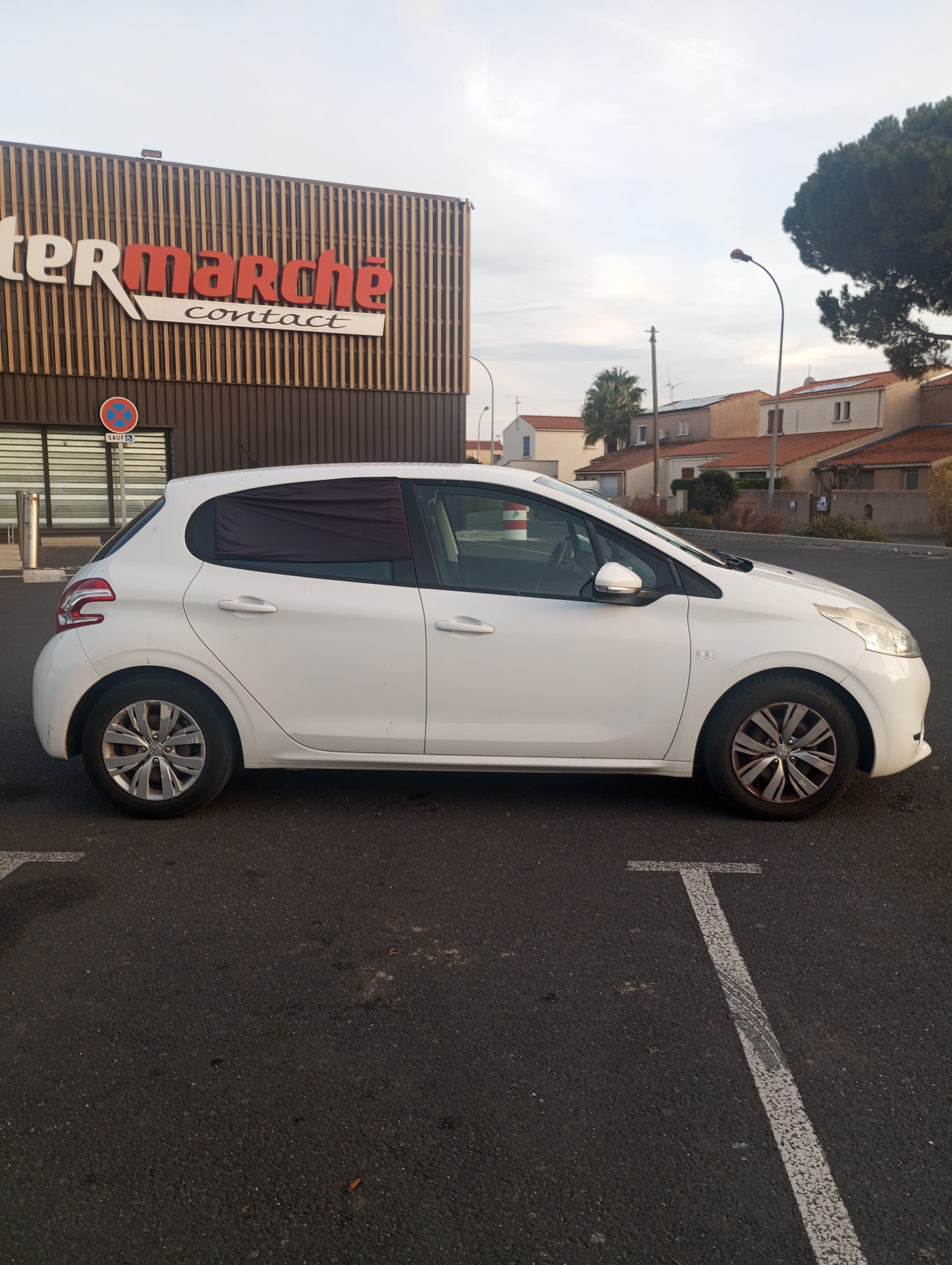 Peugeot 208 avec Climatisation