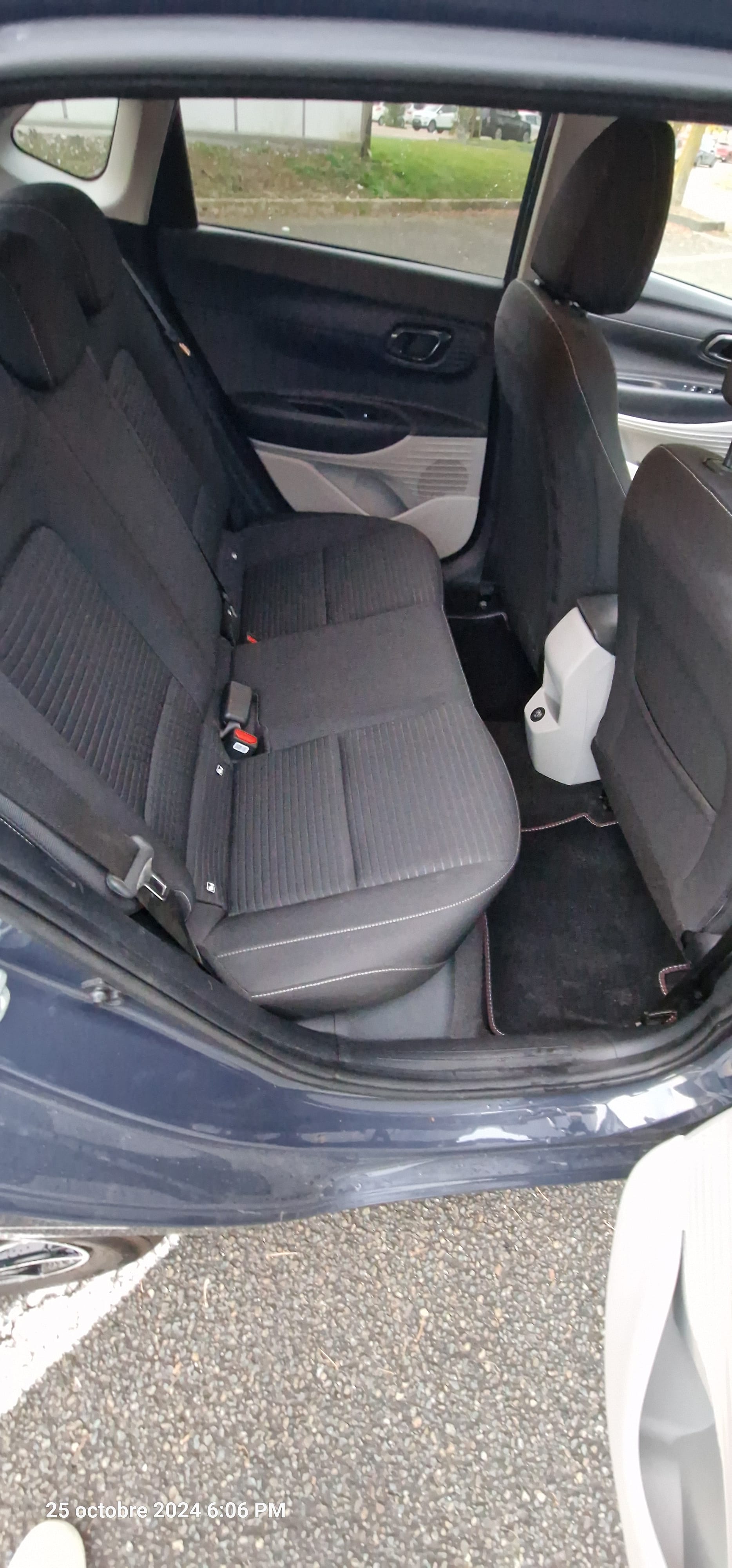 Hyundai i20 1.0 100 CV avec Attelage