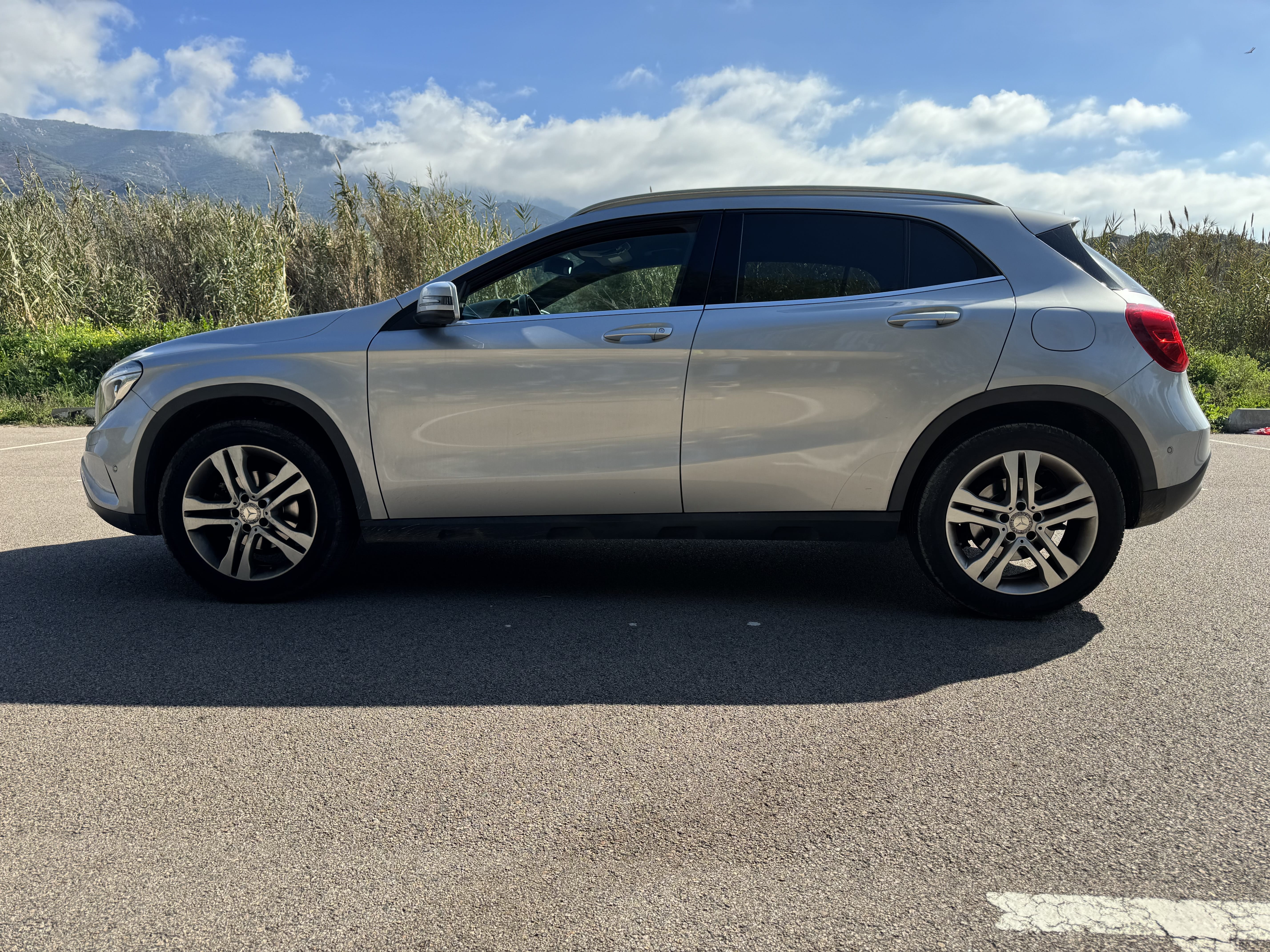 Mercedes-Benz Classe GLA  Diesel avec Climatisation