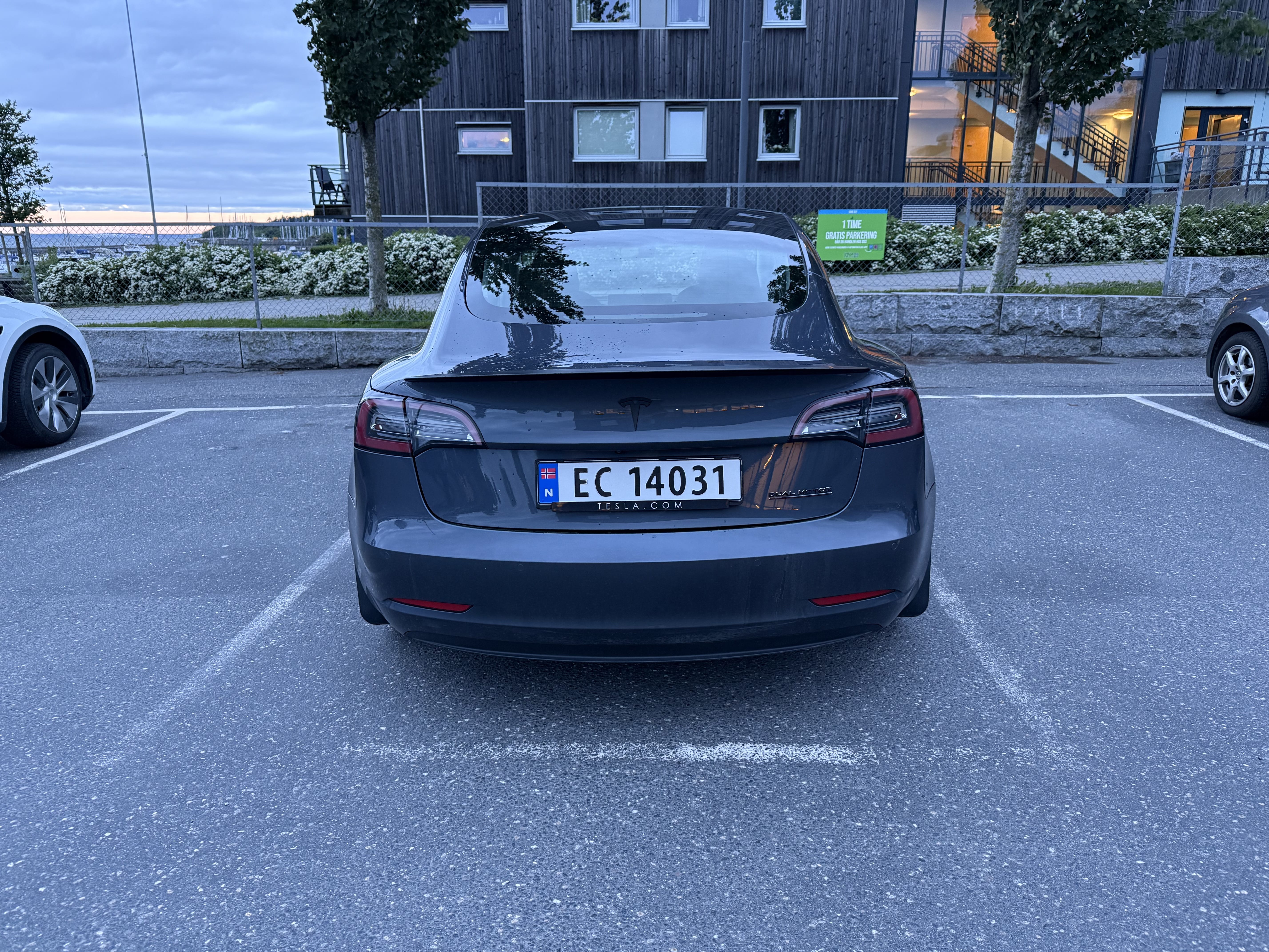 Tesla Model 3 Performance med GPS