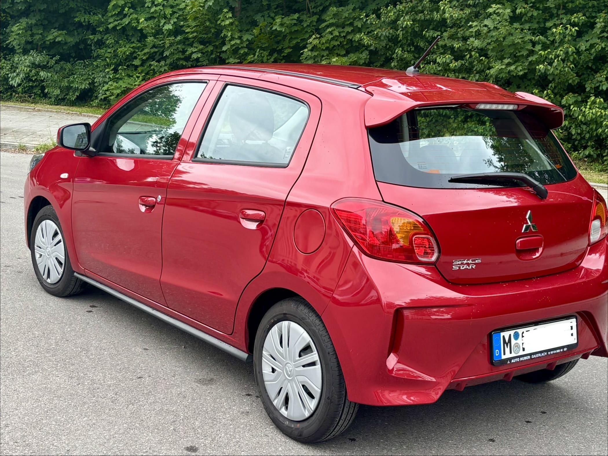 Mitsubishi Space Star mit Kindersitz