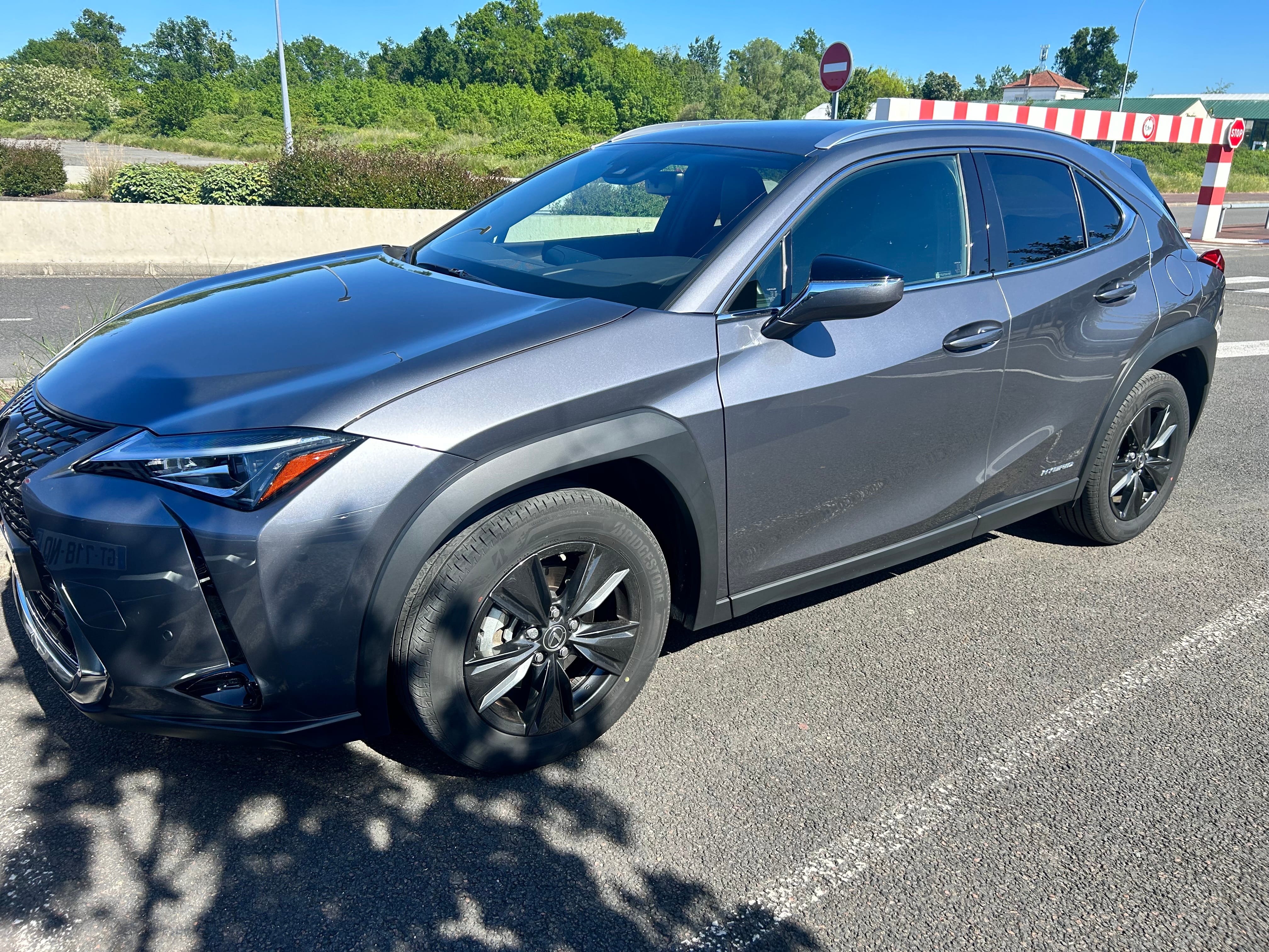 Lexus UX 250h avec Climatisation