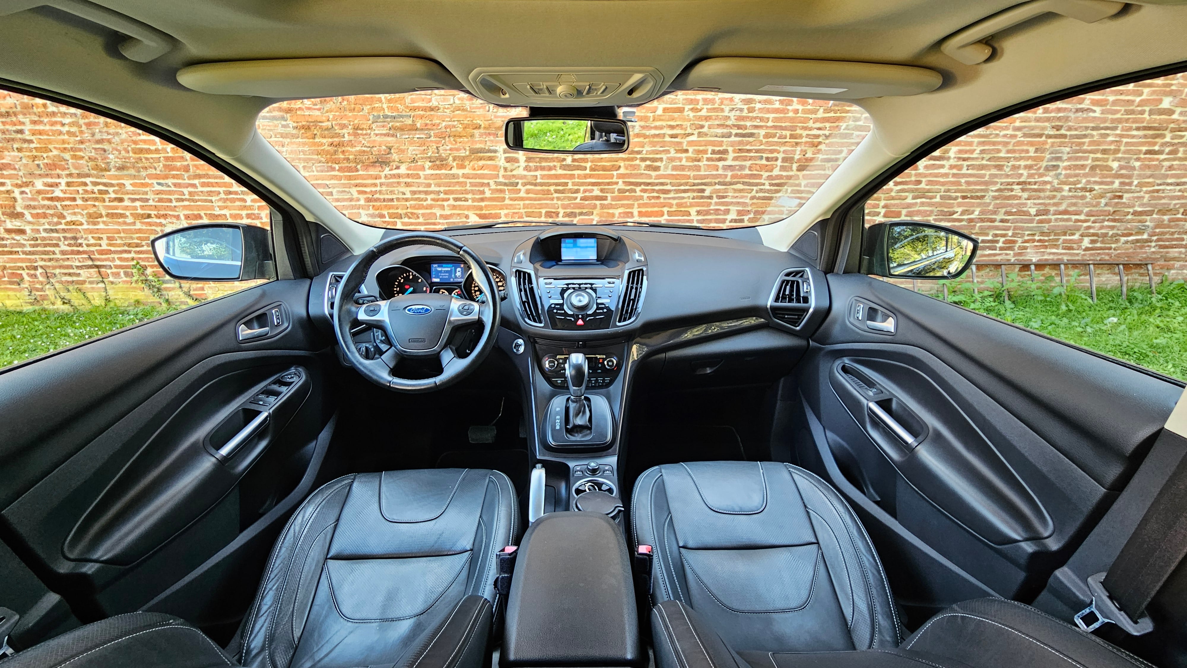 Ford Kuga 2.0 TDCI 163CV avec Régulateur de vitesse