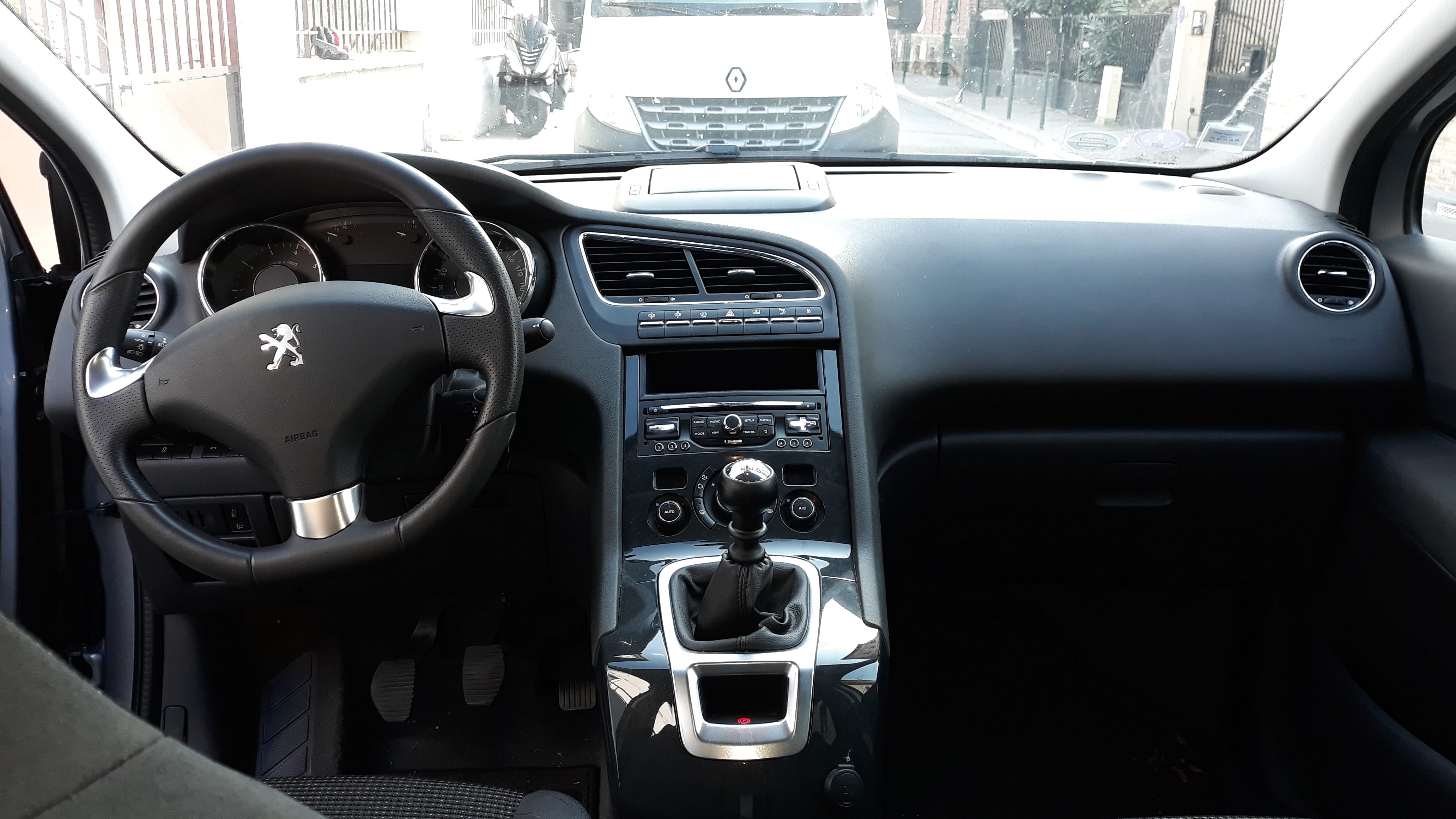 Peugeot 5008 - avec Climatisation