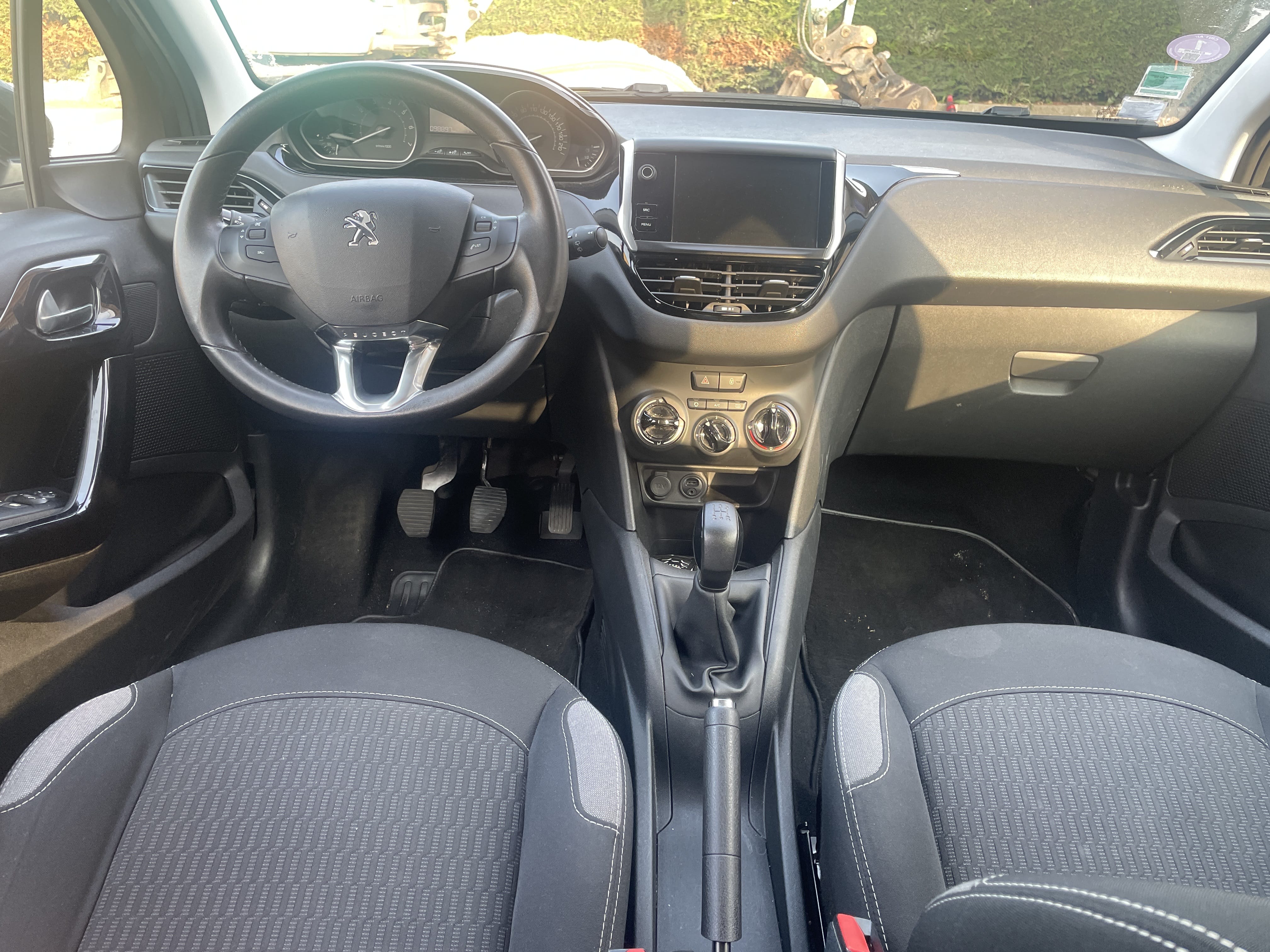 Peugeot 208 avec GPS