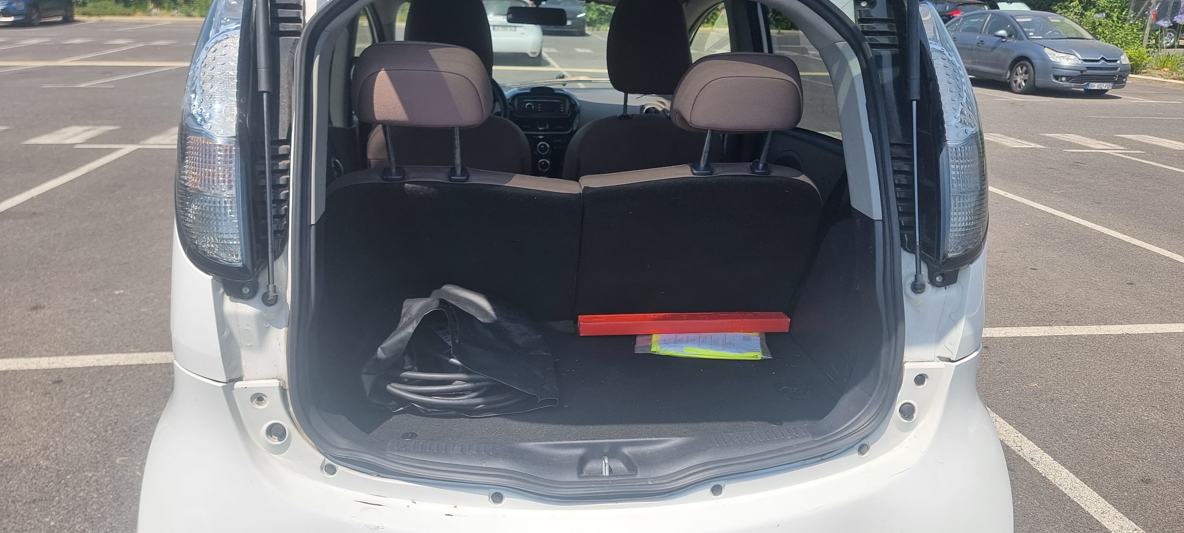 Citroen C-Zero avec Entrée audio / iPod