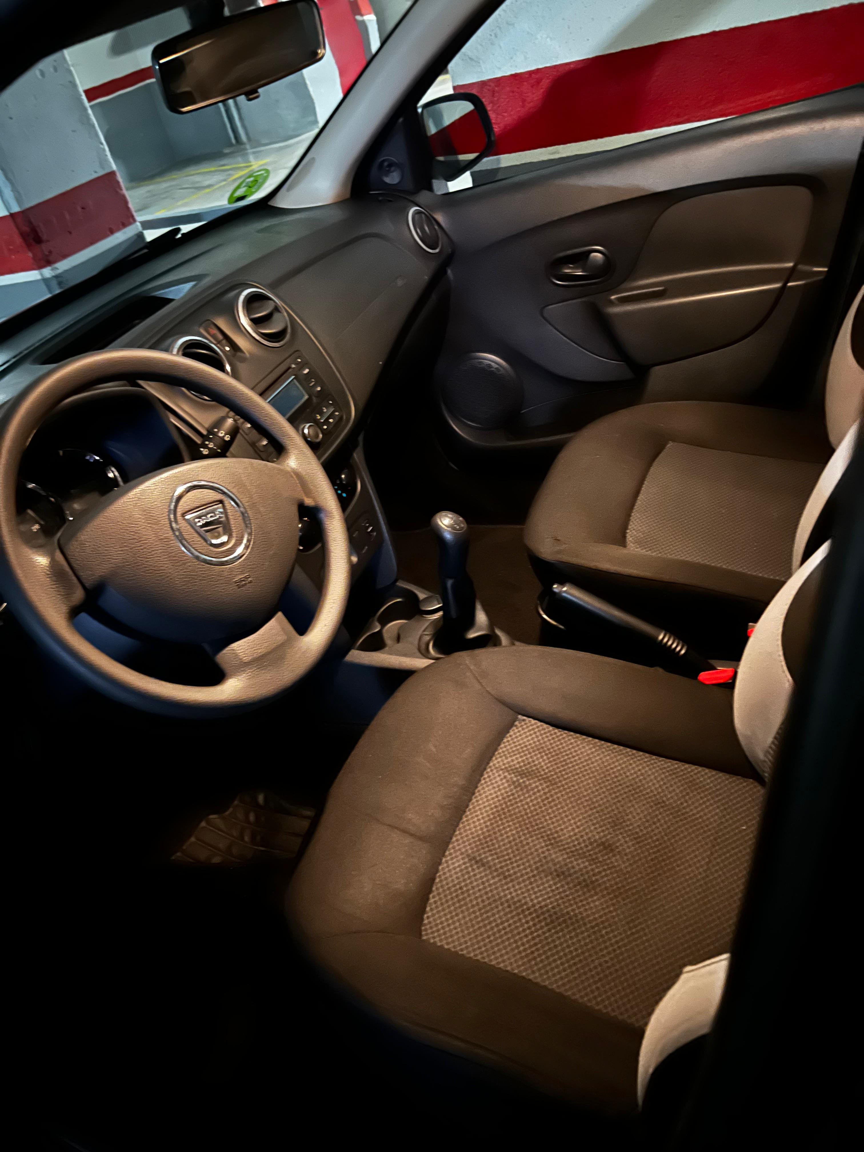 Dacia Sandero mit Winterreifen
