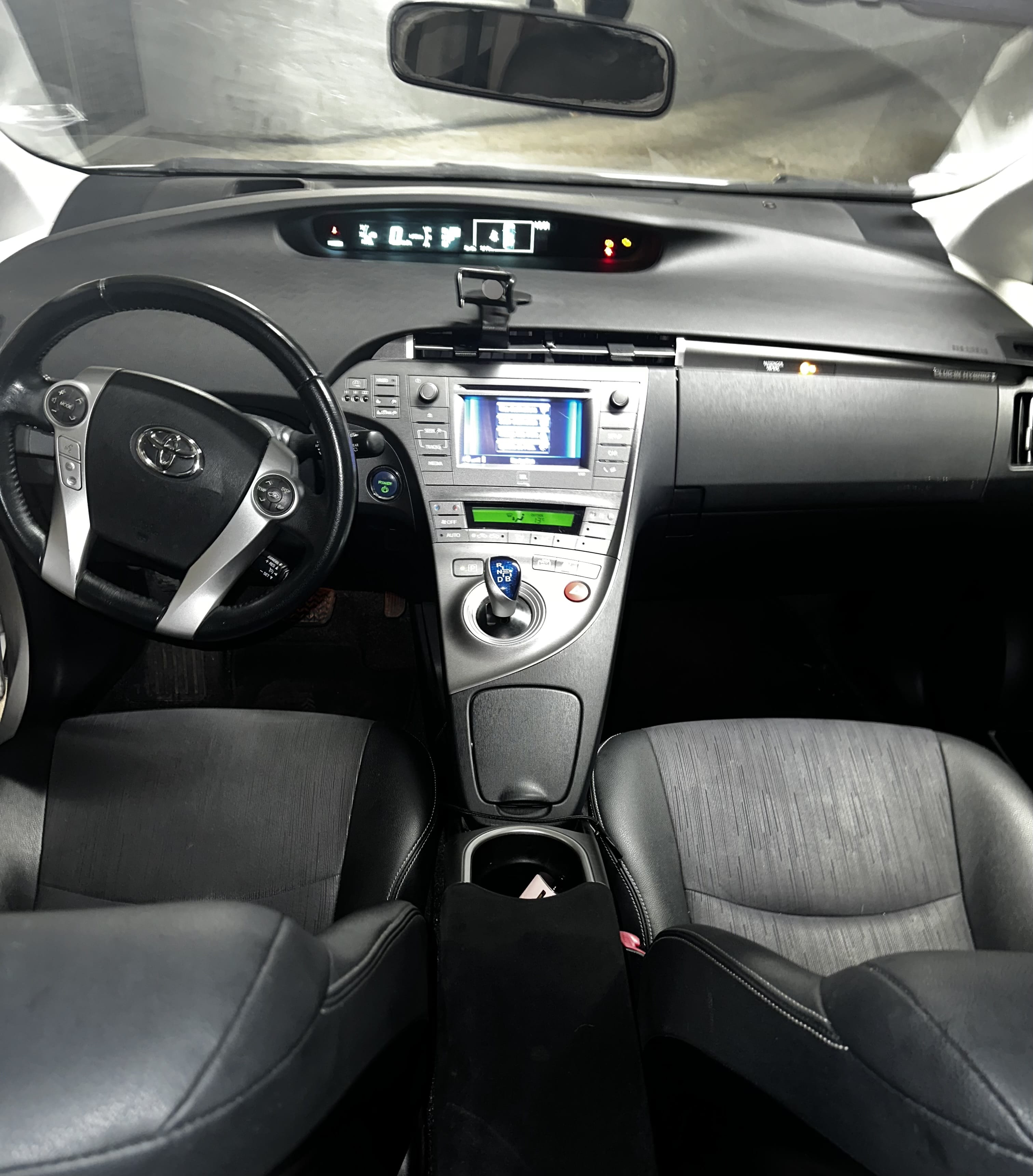 Toyota Prius Plug-in Hybride Advanced avec GPS