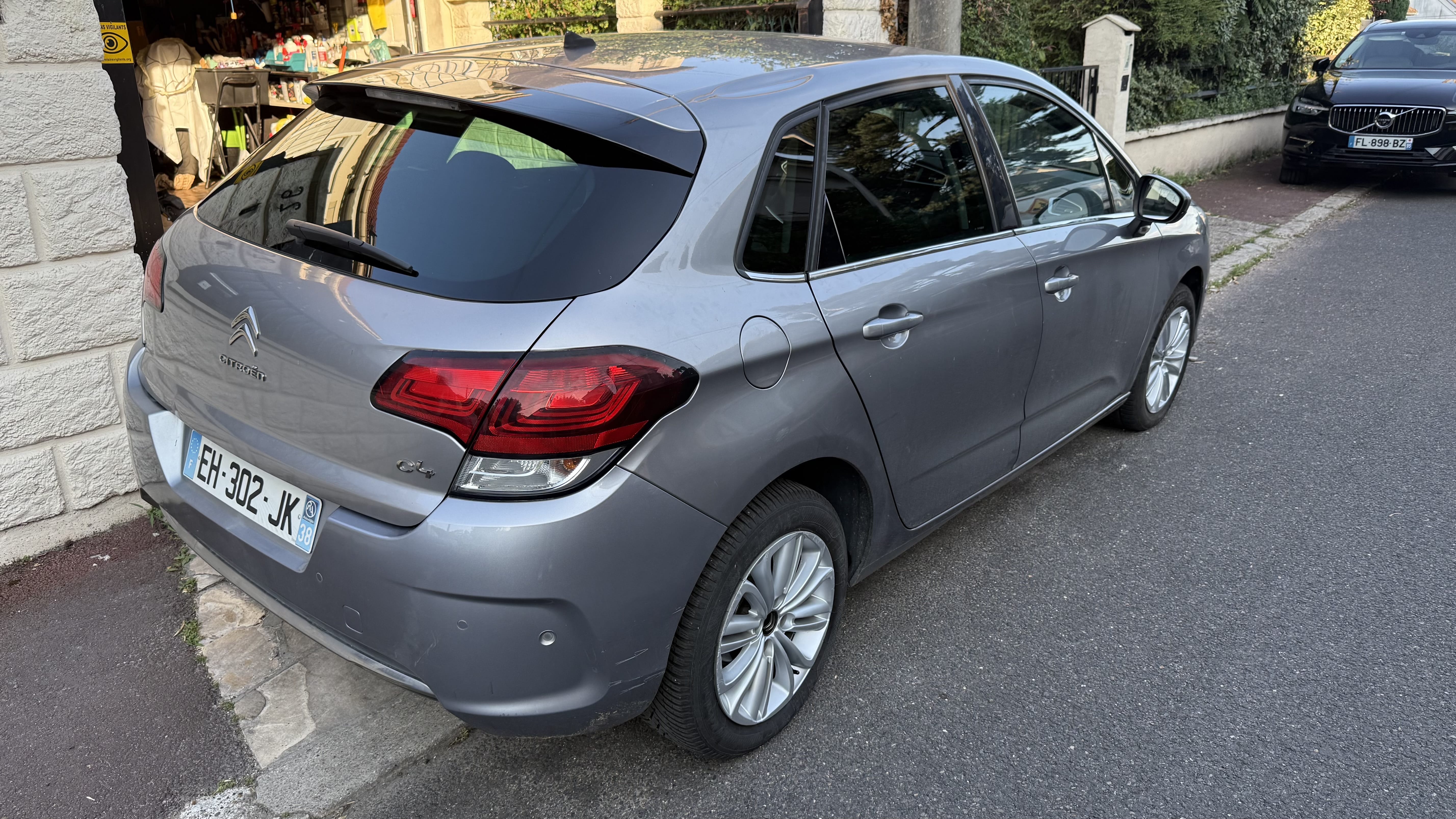 Citroen C4 110cvs avec GPS