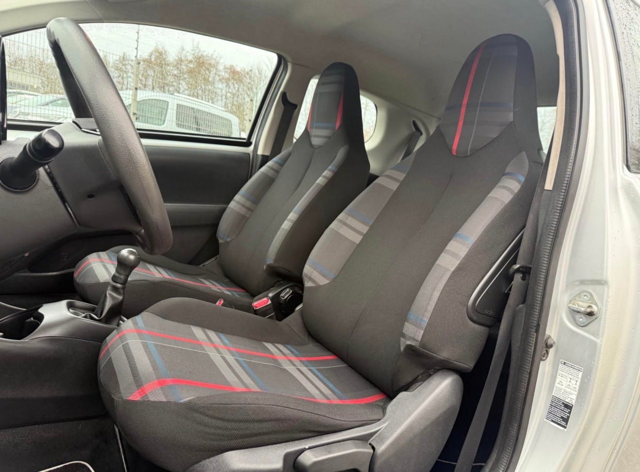 Peugeot 108 avec Autoradio
