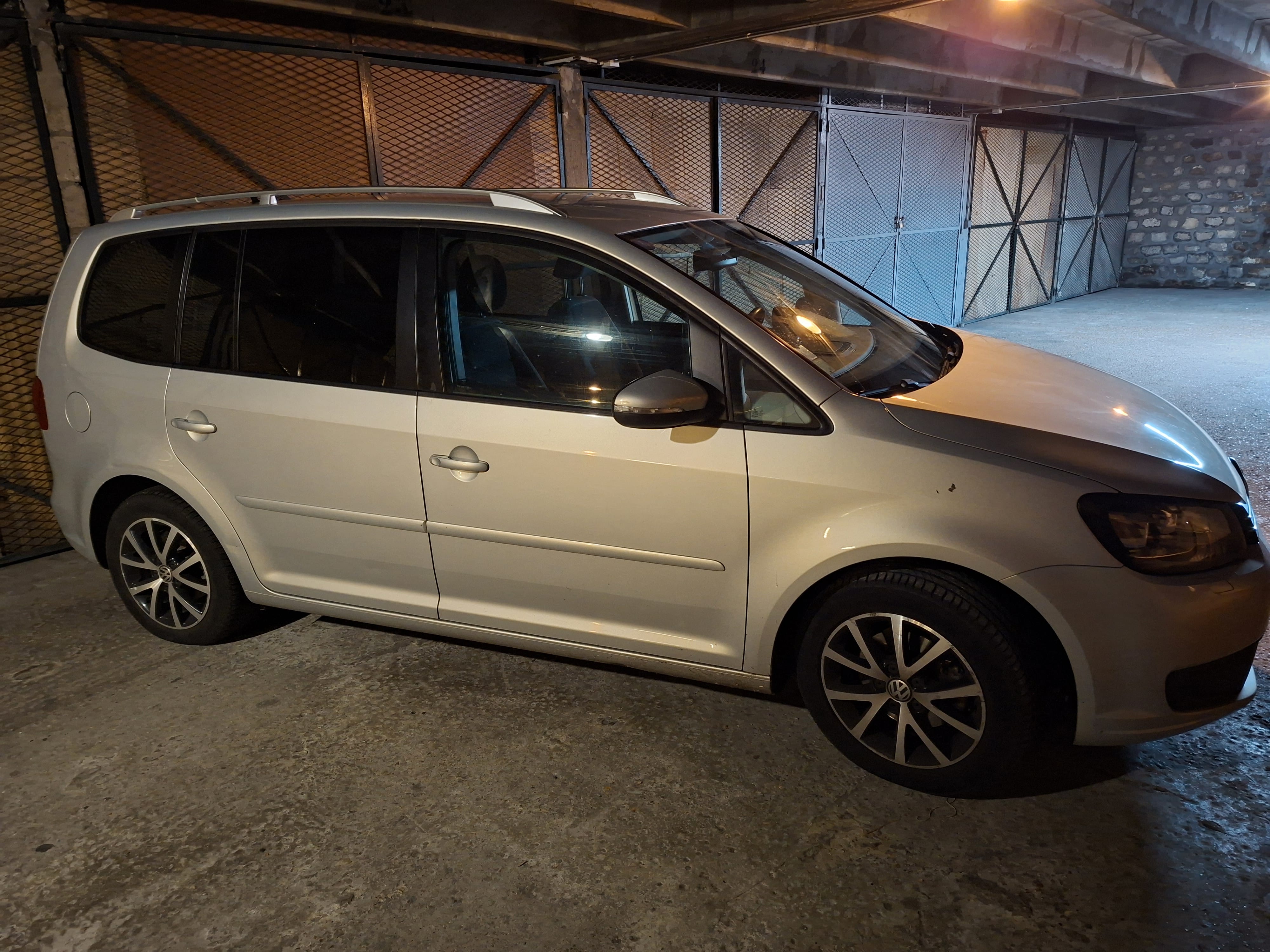 Volkswagen Touran 1.2 TSI Bluemotion avec Climatisation