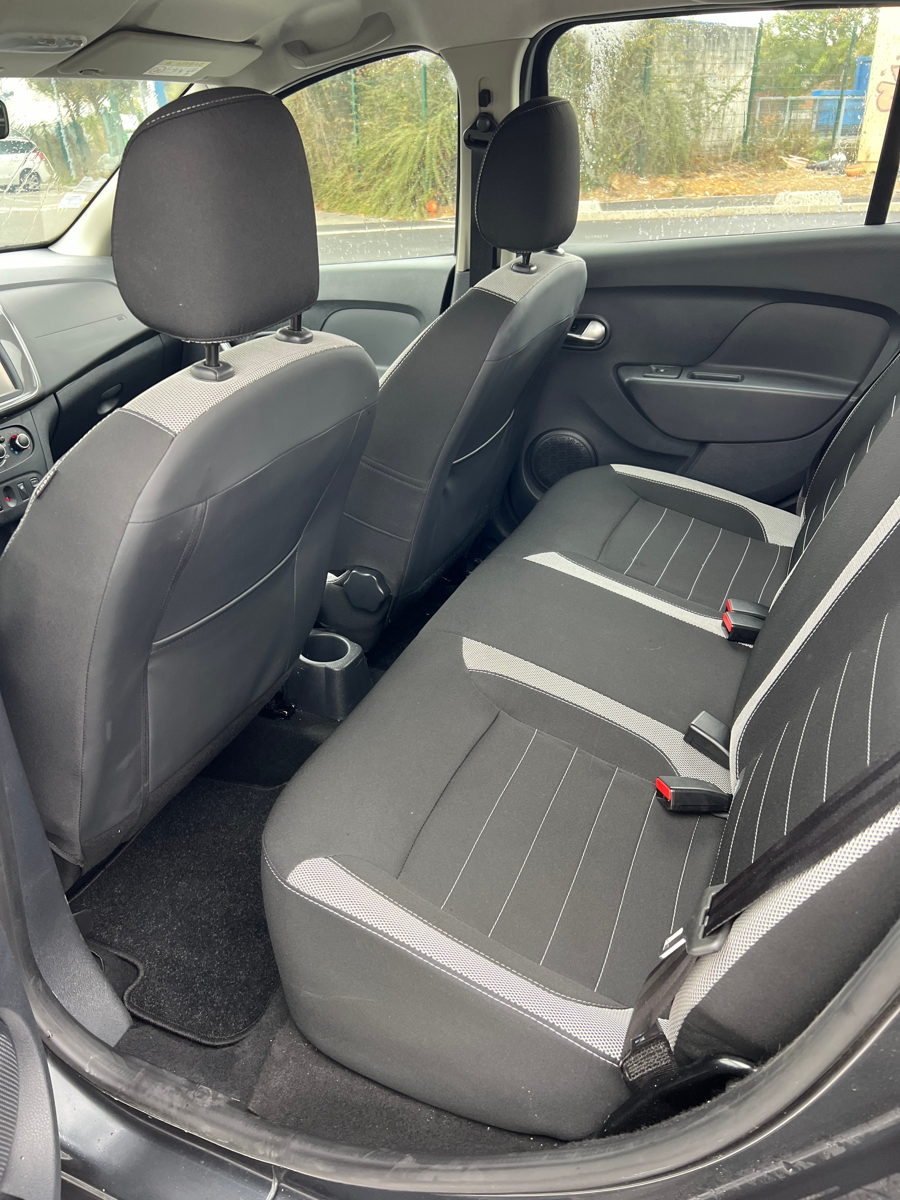 Dacia Sandero Stepway avec Autoradio