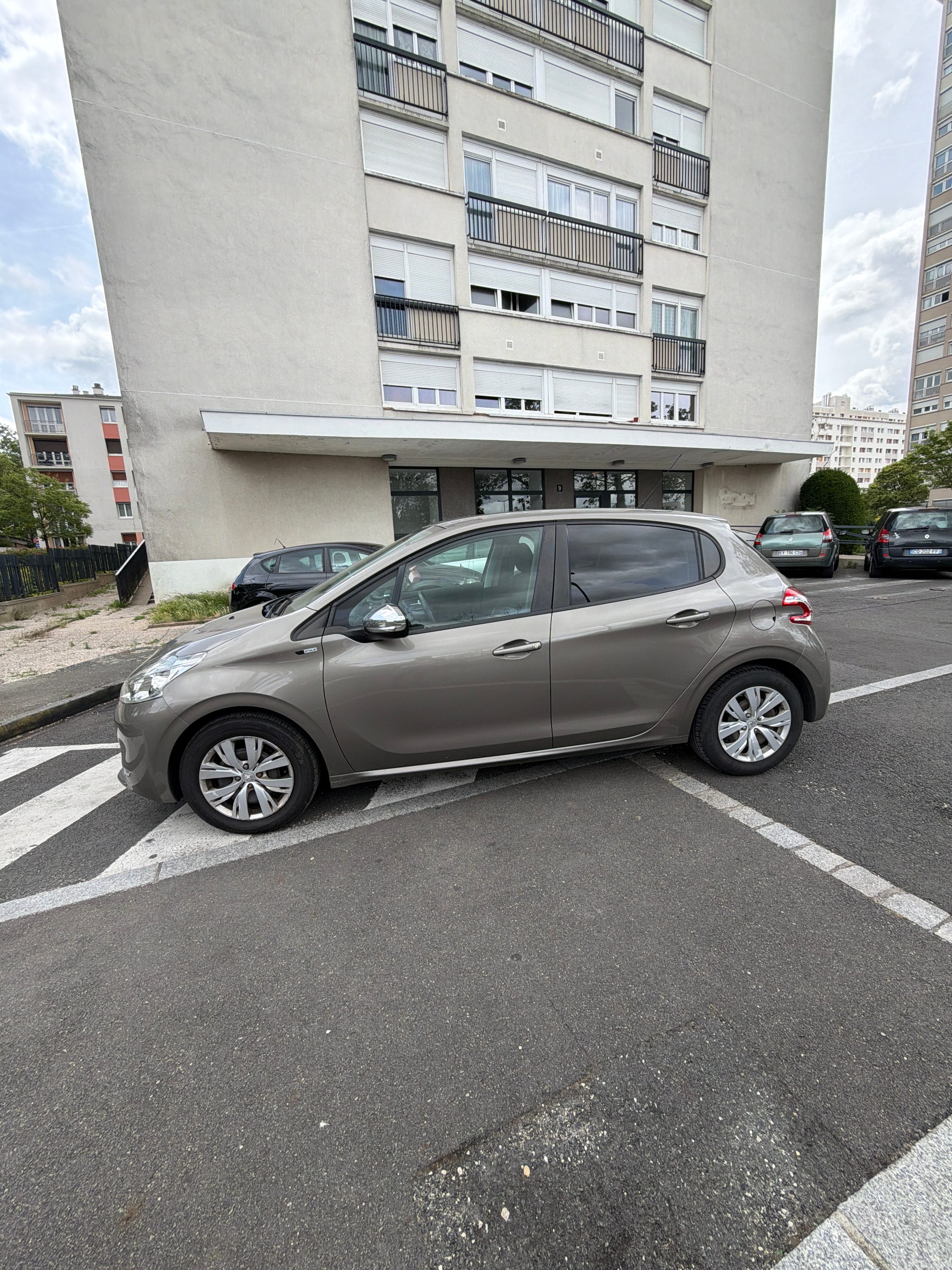 Peugeot 208 avec Climatisation