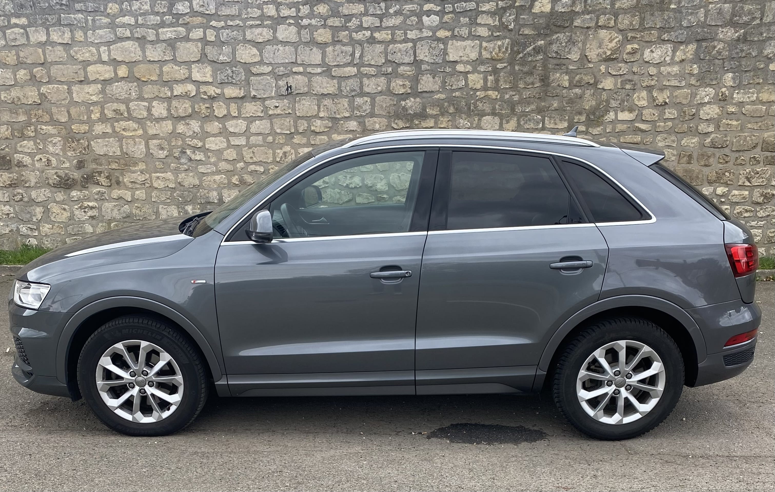 Audi Q3 2.0T Premium avec Climatisation