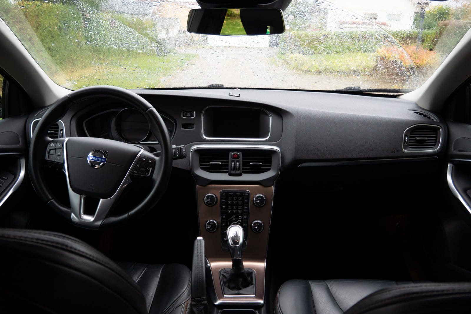 Volvo V40 Cross Country with GPS