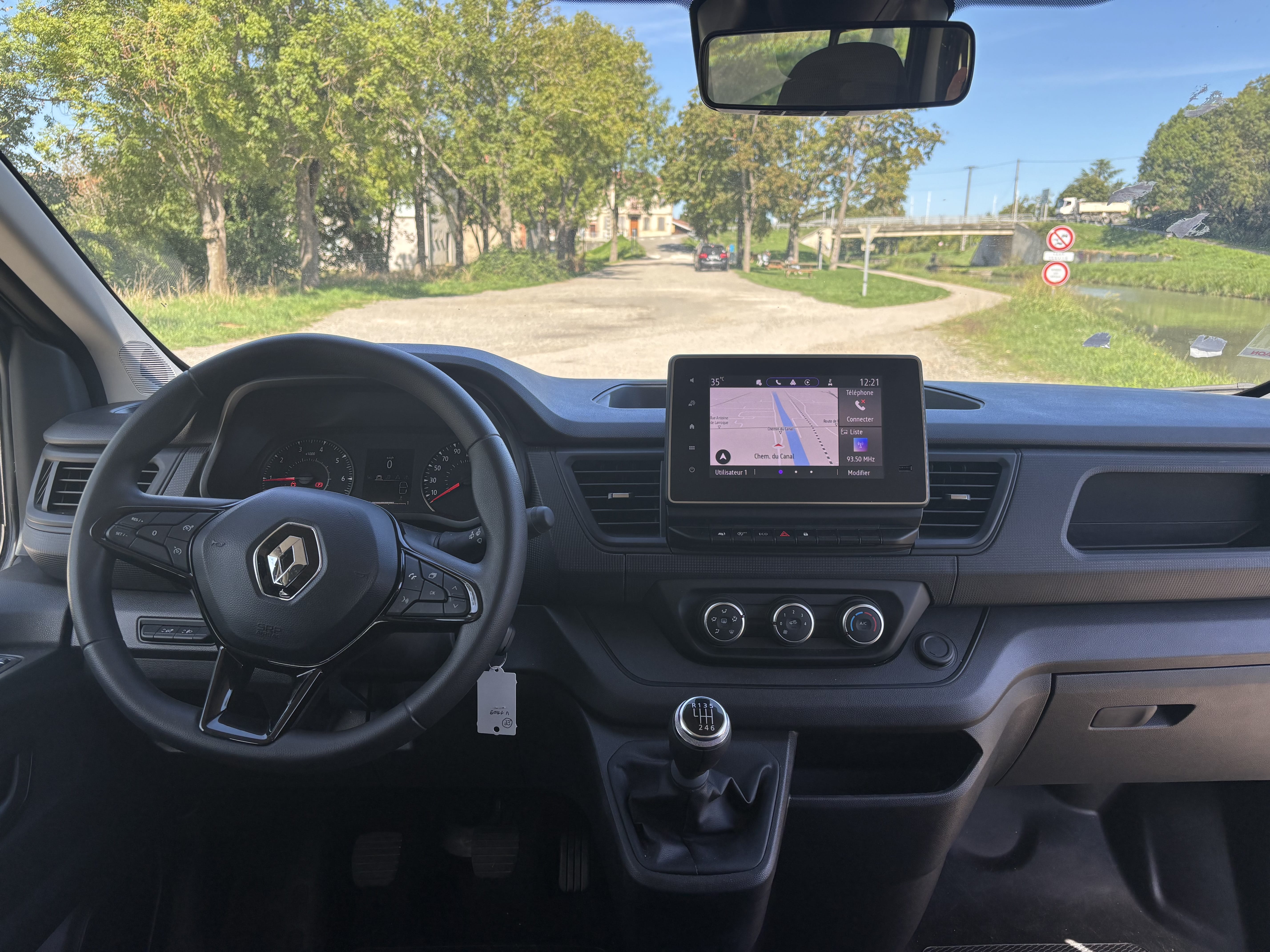 Renault Trafic Passenger 9 places - AEROPORT TOULOUSE-BLAGNAC avec Régulateur de vitesse