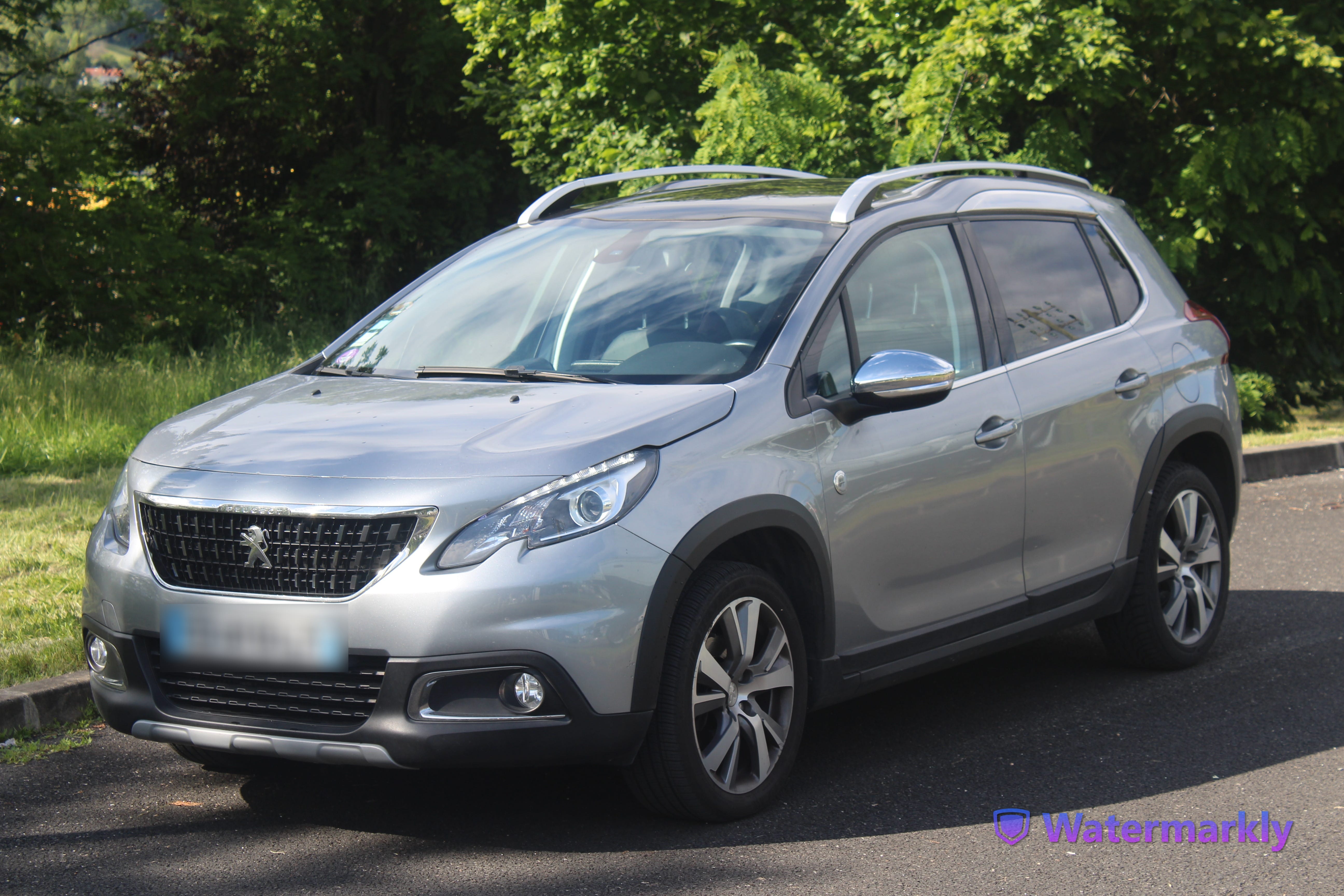 Peugeot 2008  SUV familial – spacieux, confortable & tout équipé, 2016, Essence 95