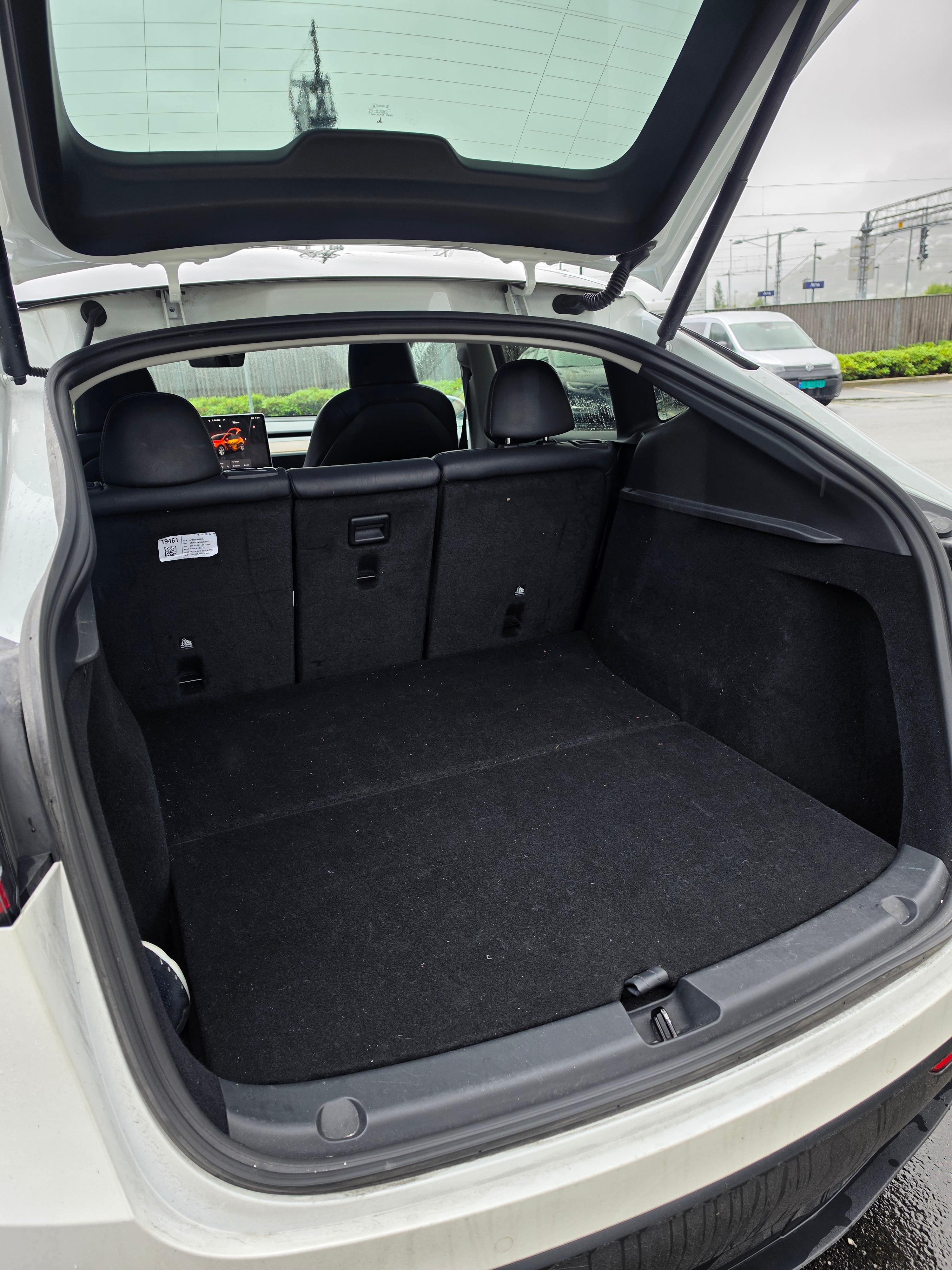 Tesla Model Y Long Range med Cruisekontroll