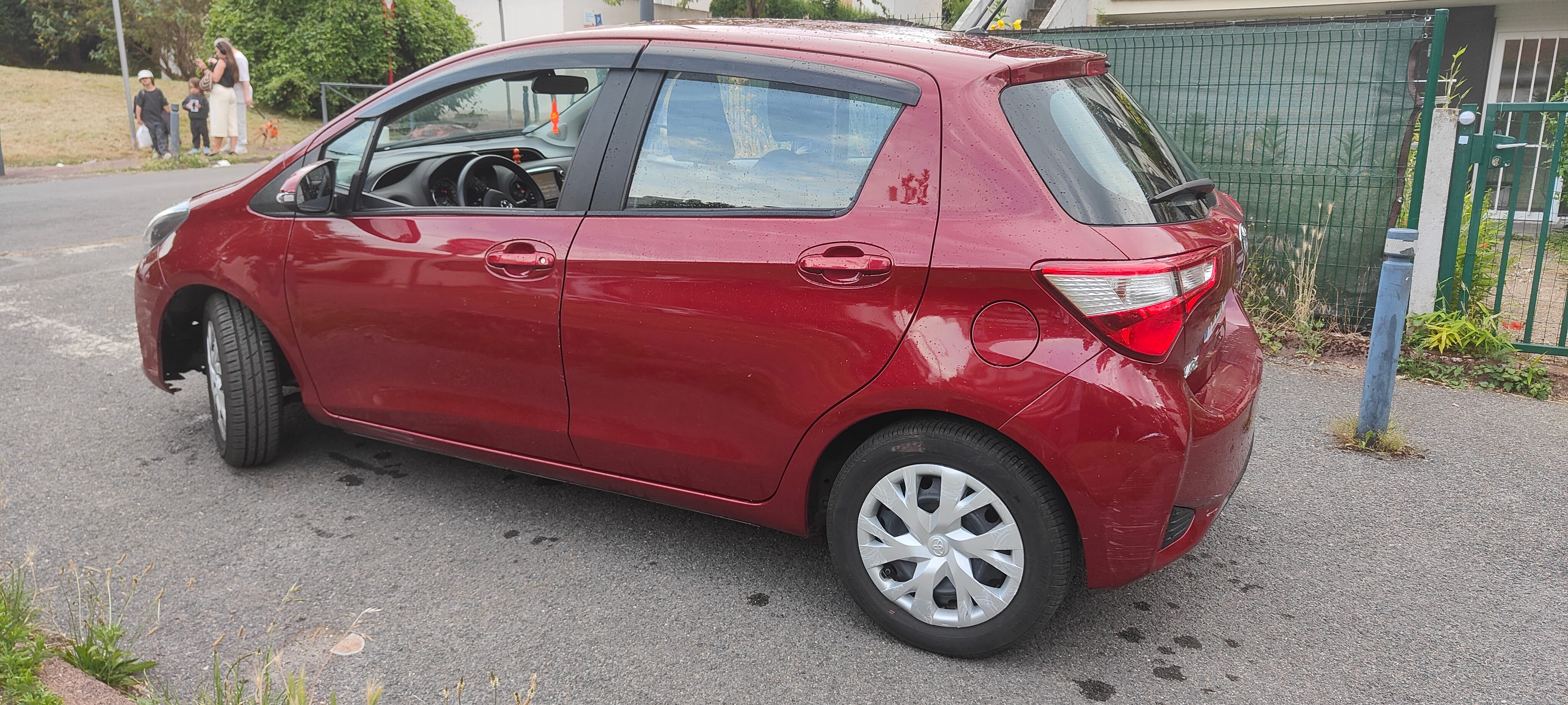 Toyota Yaris 1.0 i 72cv essence avec Climatisation