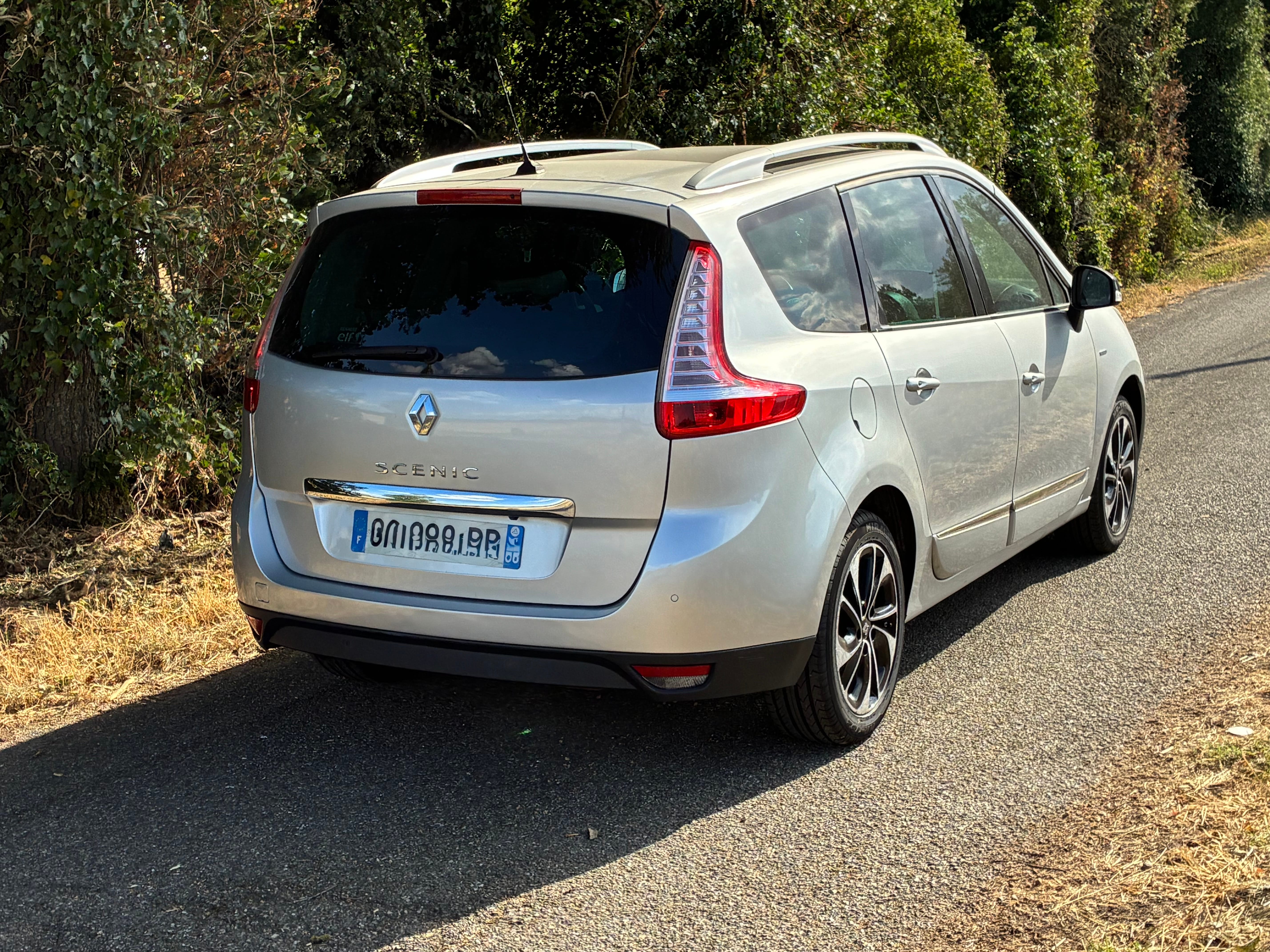 Renault Grand Scenic 1.5 DCI 7 Places Diesel avec GPS