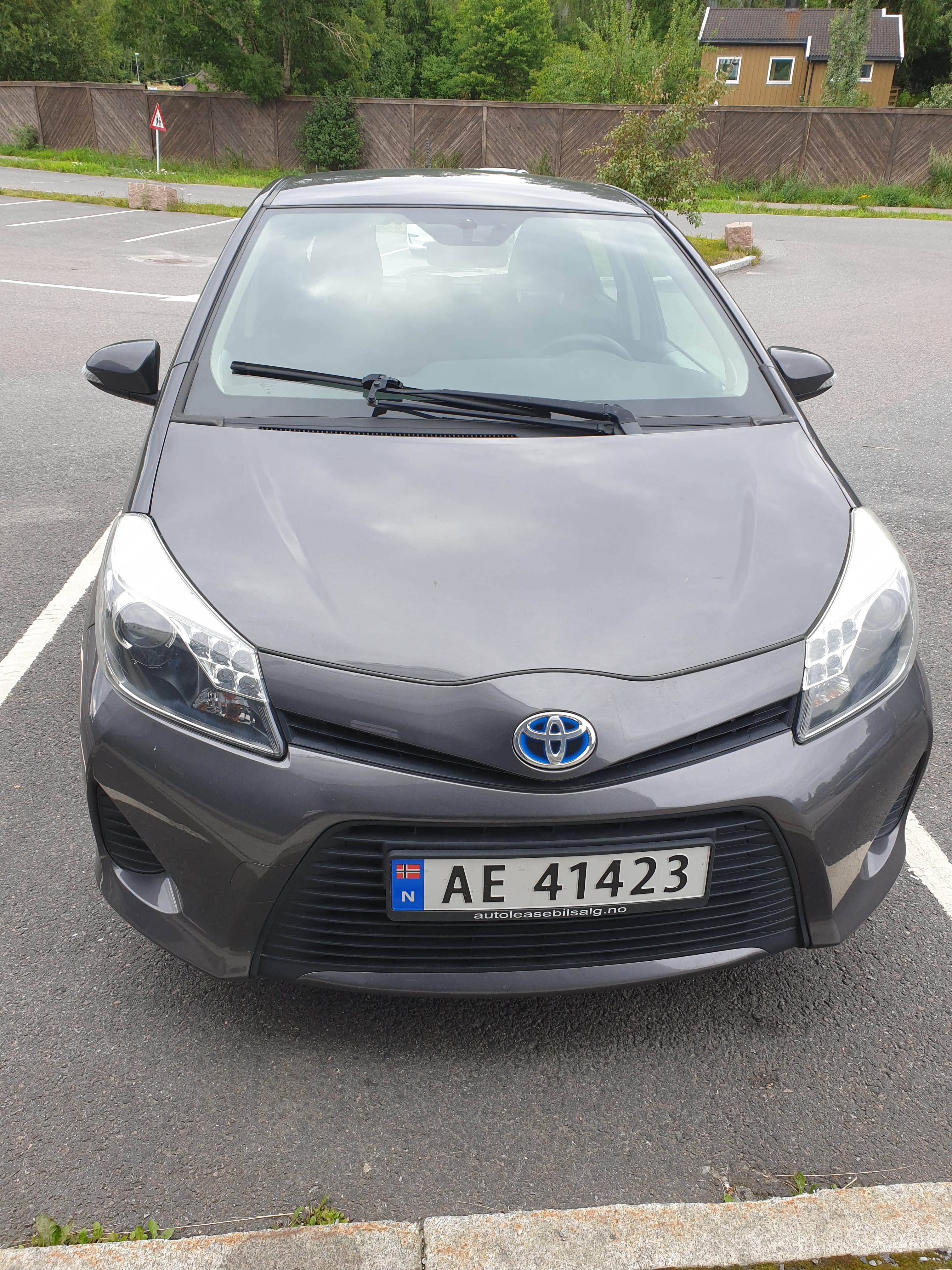 Toyota Yaris Hybrid, 2014, Blyfri 95 / Elektrisk (hybrid), automatisk