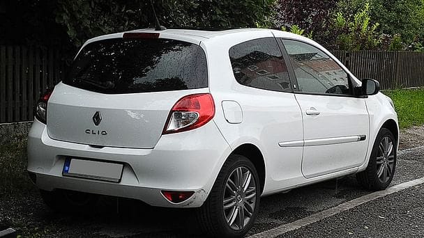 Renault Clio (CD821RJ) avec Régulateur de vitesse