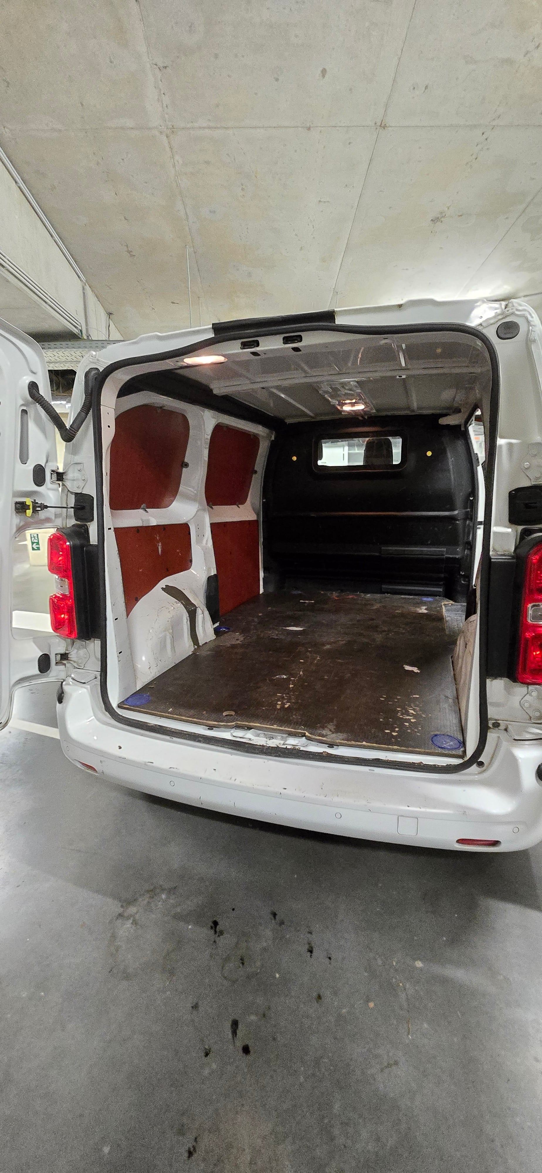 Peugeot Expert avec Accessible fauteuil roulant