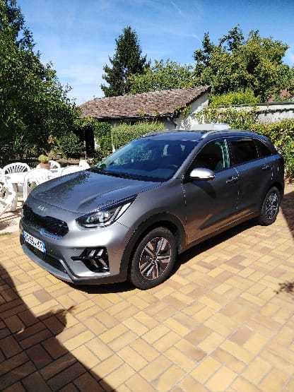 Kia Niro LX lounge, 2022, Essence 95 / Électrique (hybride), automatique