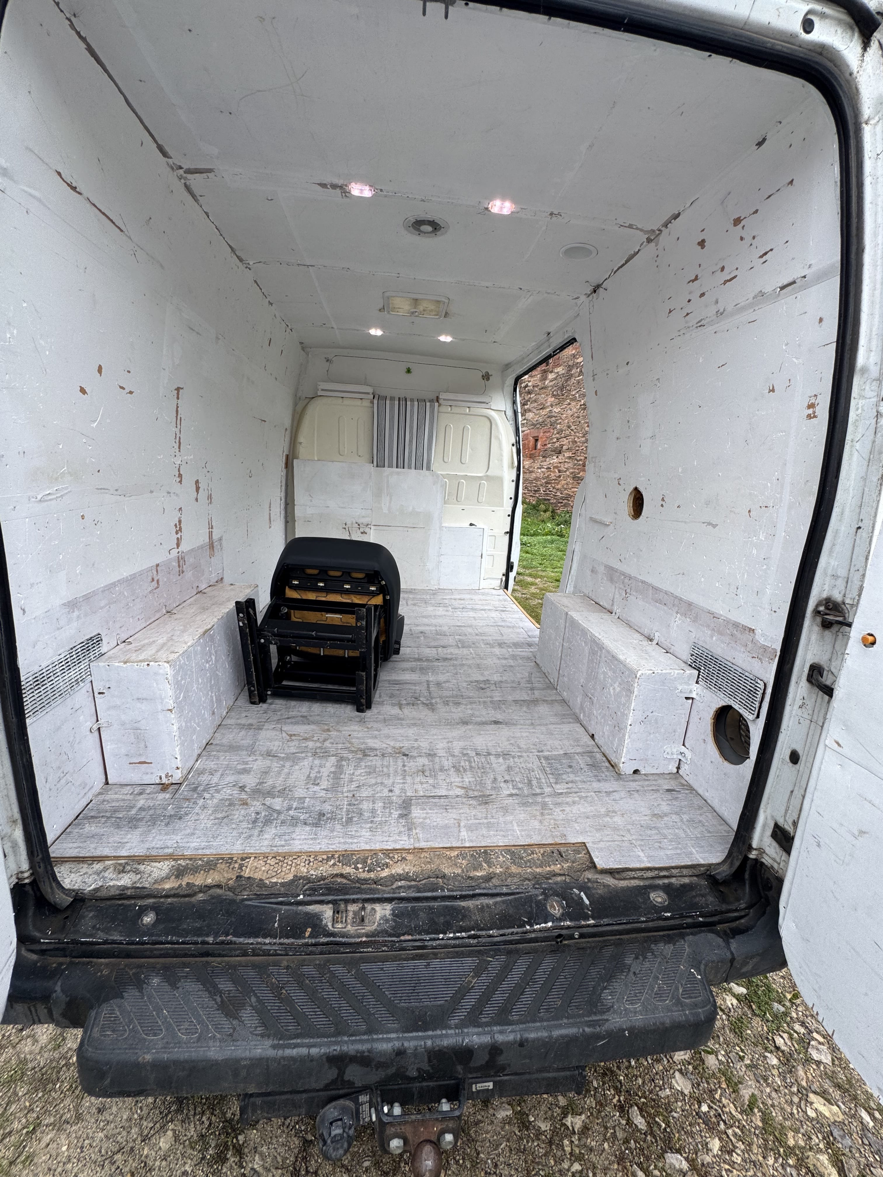 Ford Transit Fourgon TDCI réservoir 80 Litres avec Audio Bluetooth