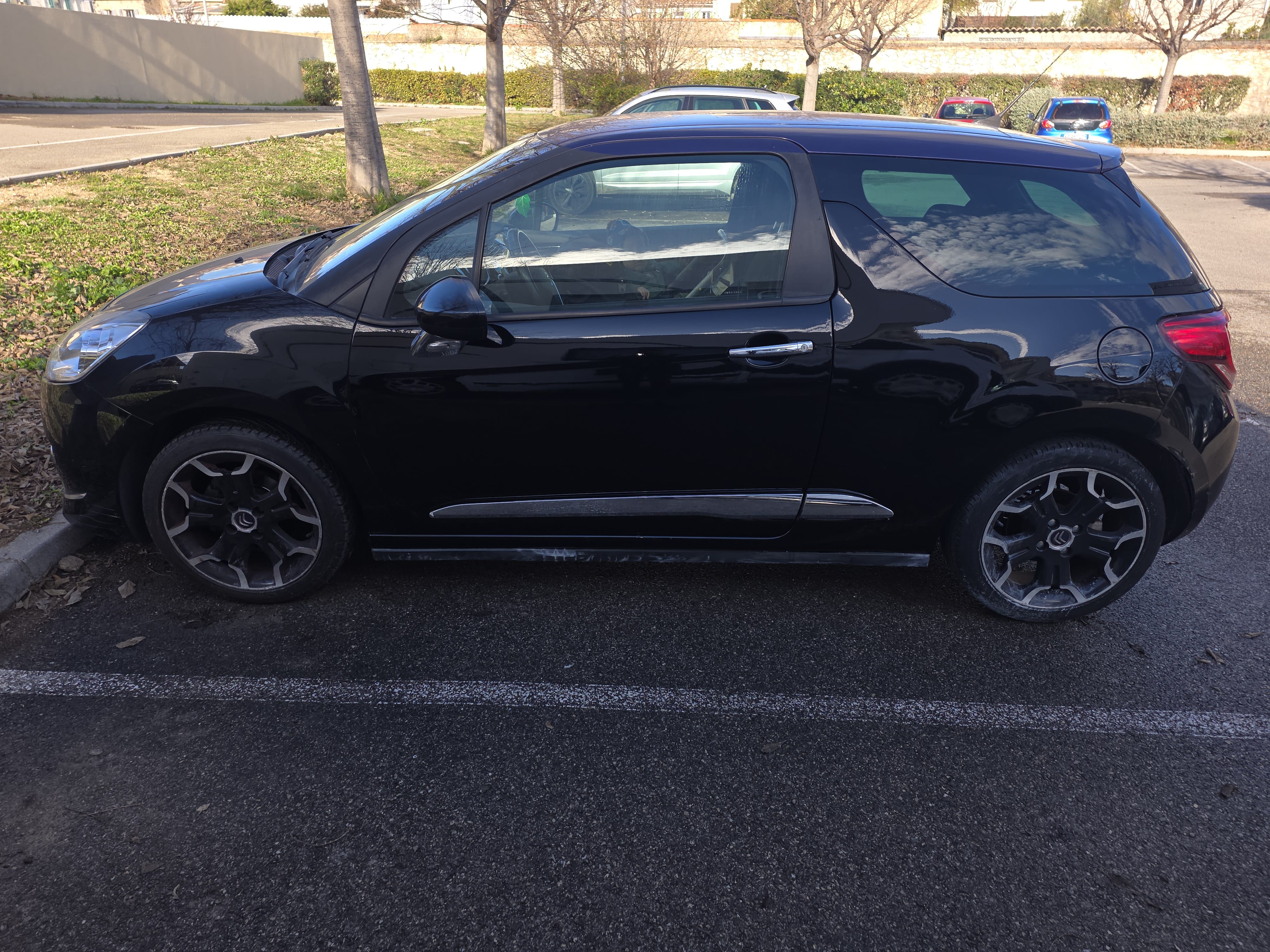 Citroen DS3 1.6 vti 120ch red édition clim auto avec Audio Bluetooth