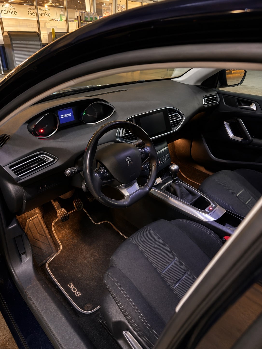 Peugeot 308 mit Rückfahrkamera