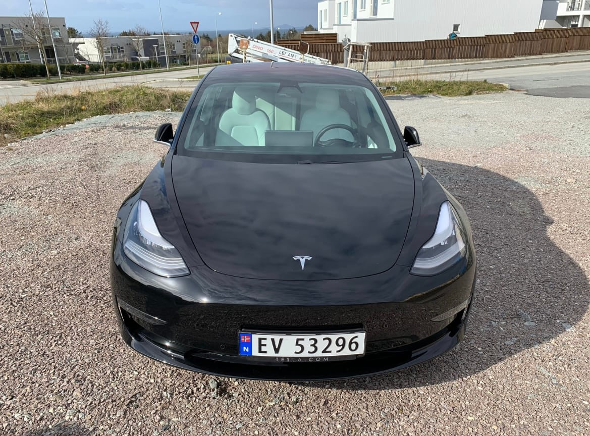 Tesla Model 3 Long Range with Air conditioning