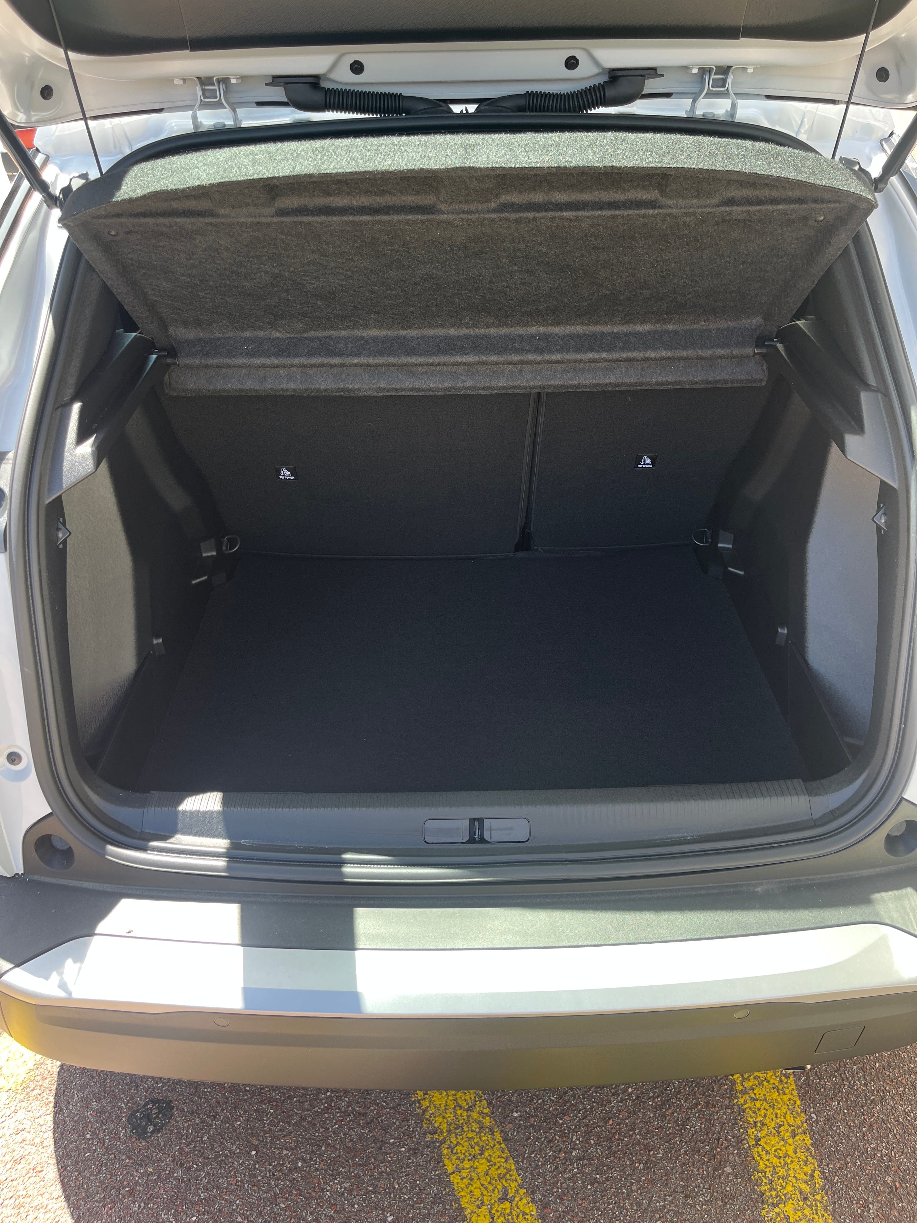 Peugeot e-2008 avec Autoradio