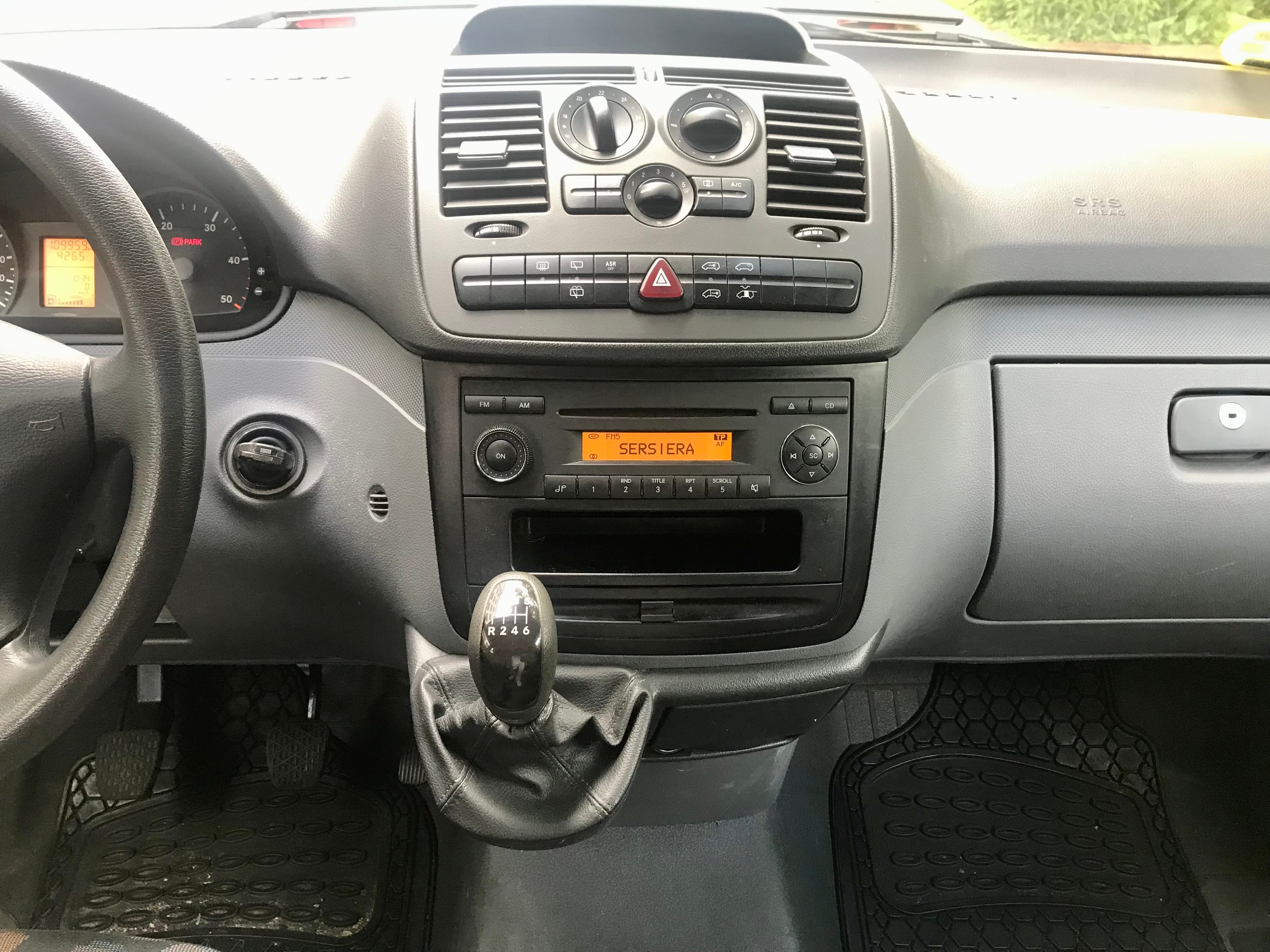 Mercedes-Benz Vito Tourer 8 plazas 2.15 CDI 115CV con Radio 