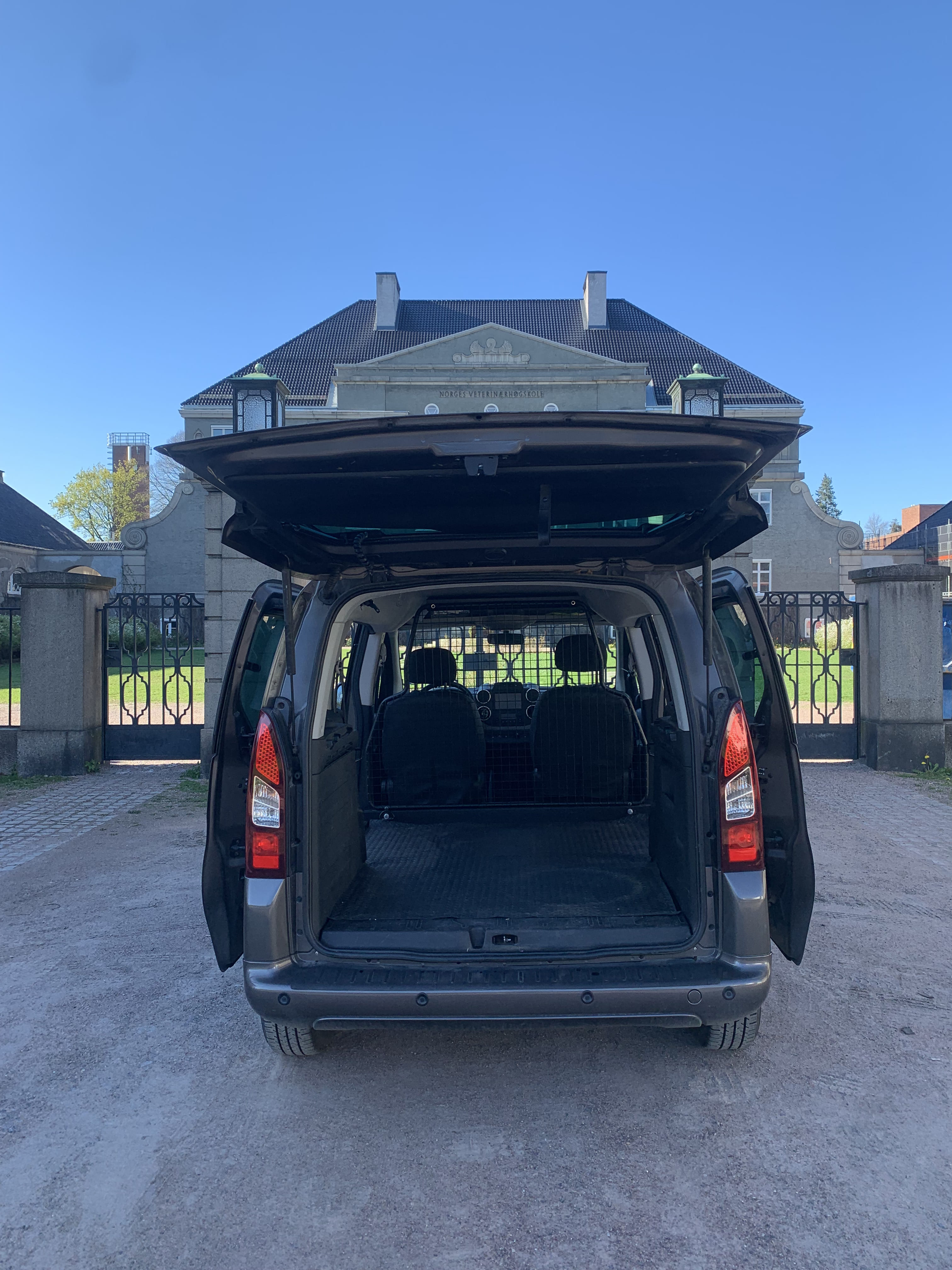 Peugeot Partner Tepee med Lydinngang