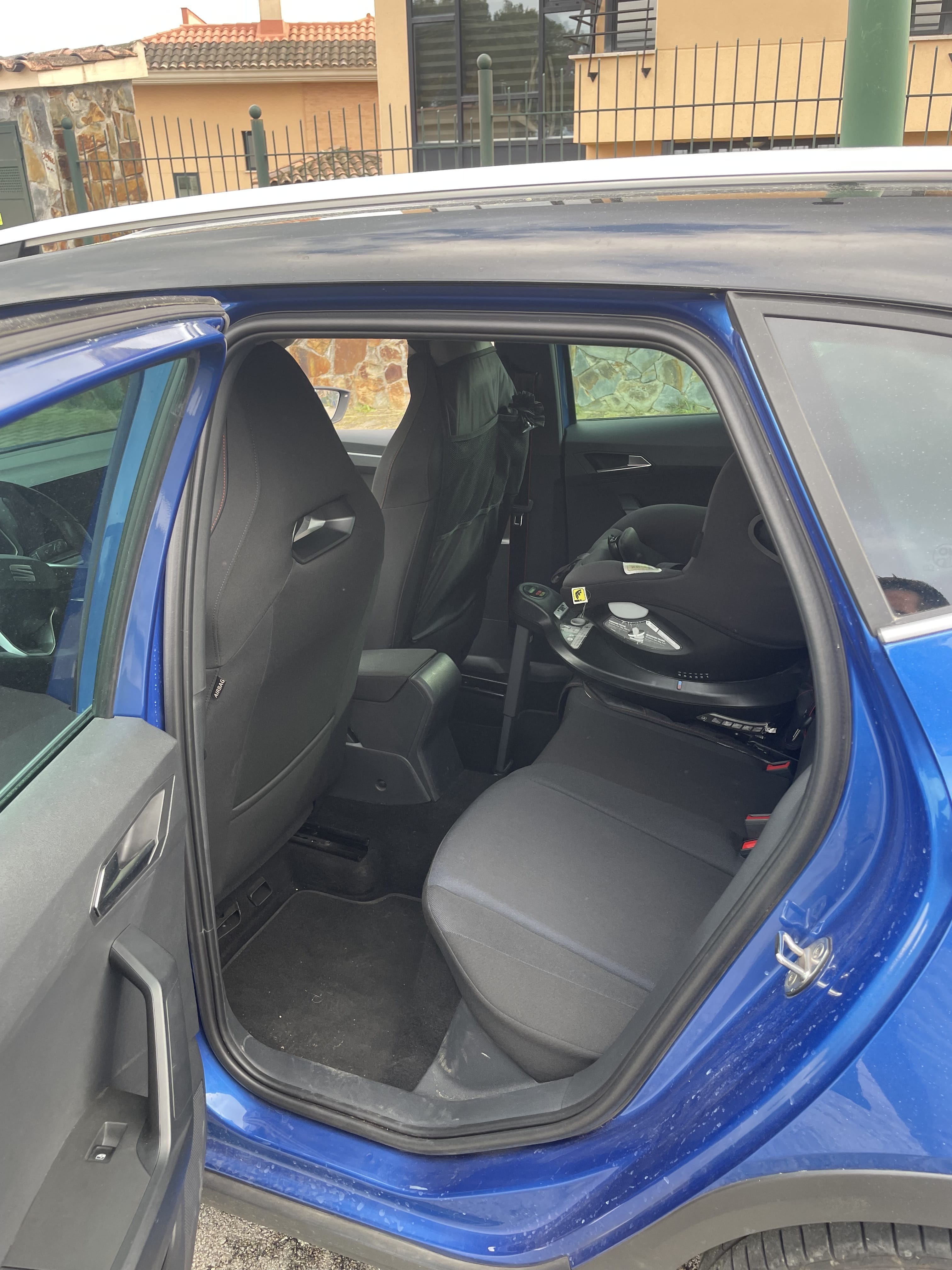 Seat Arona con Silla infantil