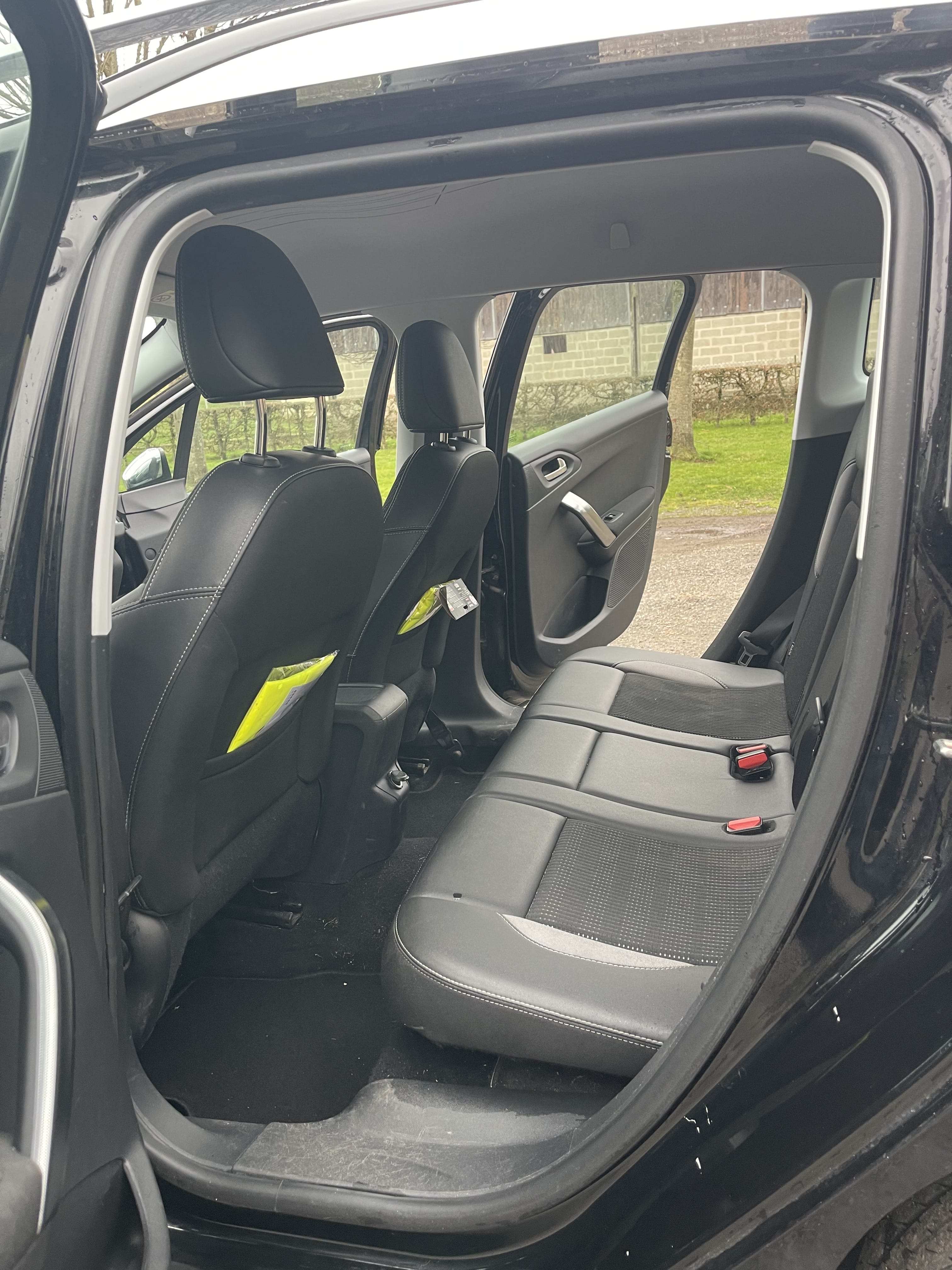 Peugeot 2008 avec Entrée audio / iPod