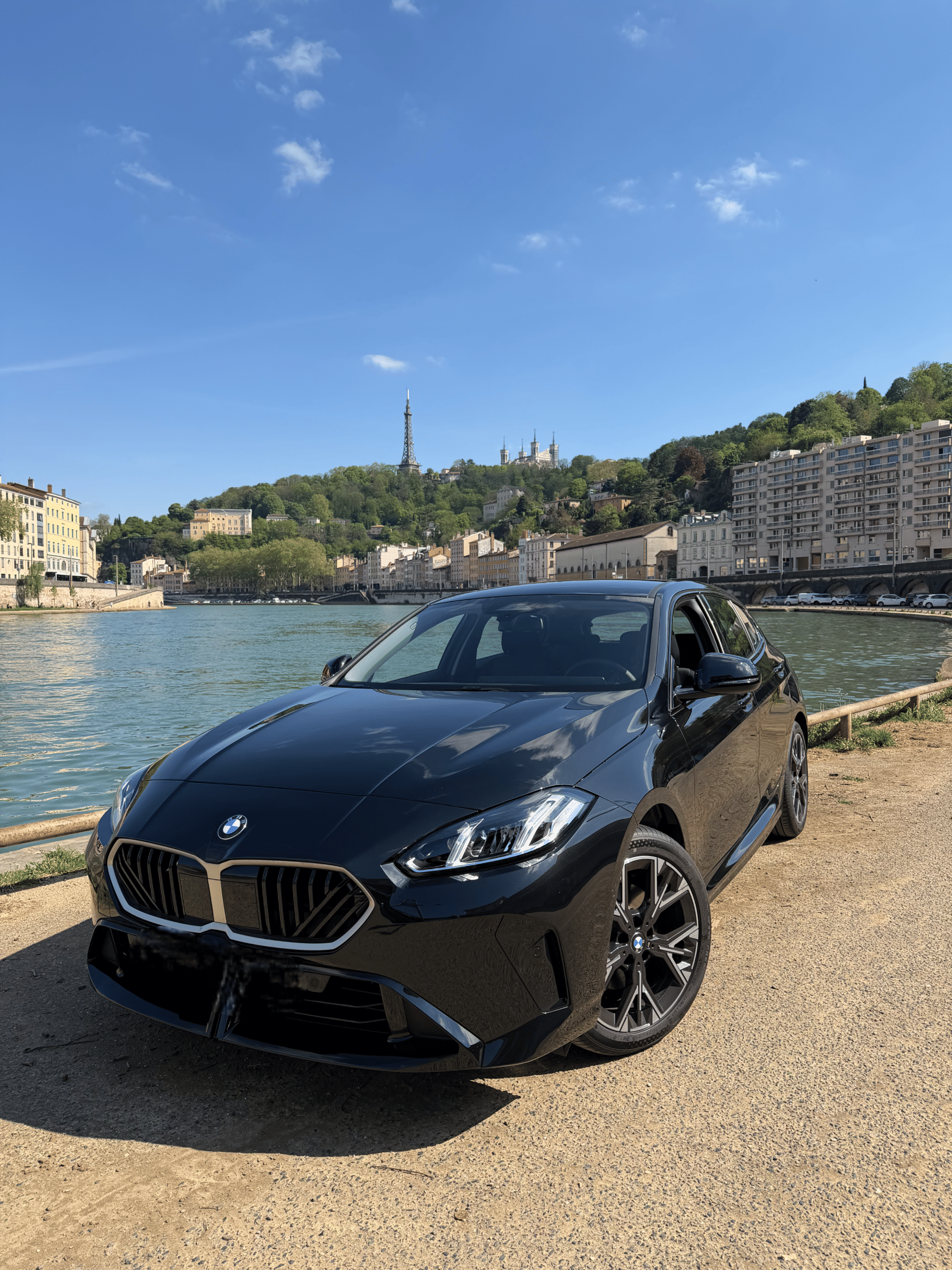 BMW Série 1, 2025, Essence 95 / Eléctrico (híbrido), Automático