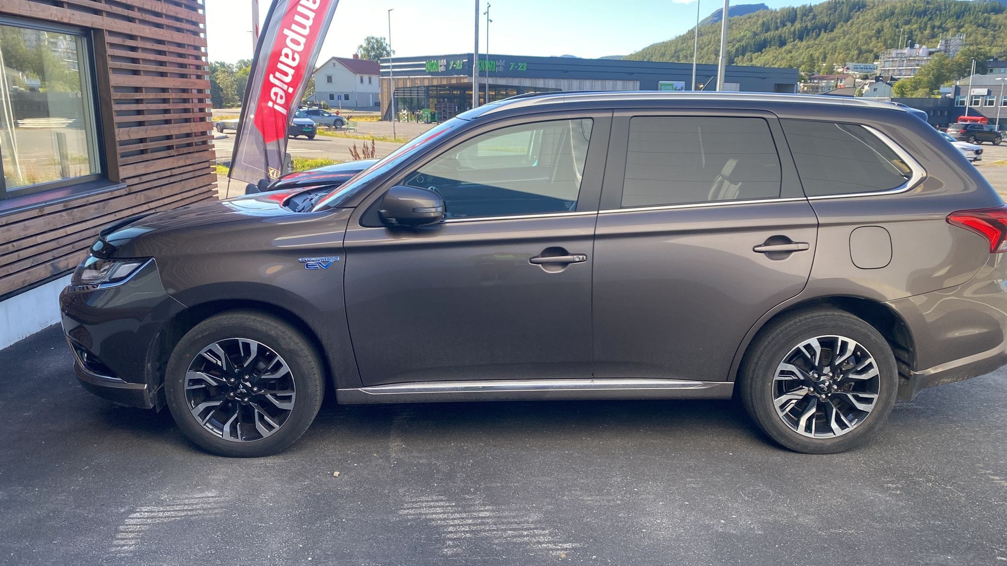 Mitsubishi Outlander Hybrid med Aircondition