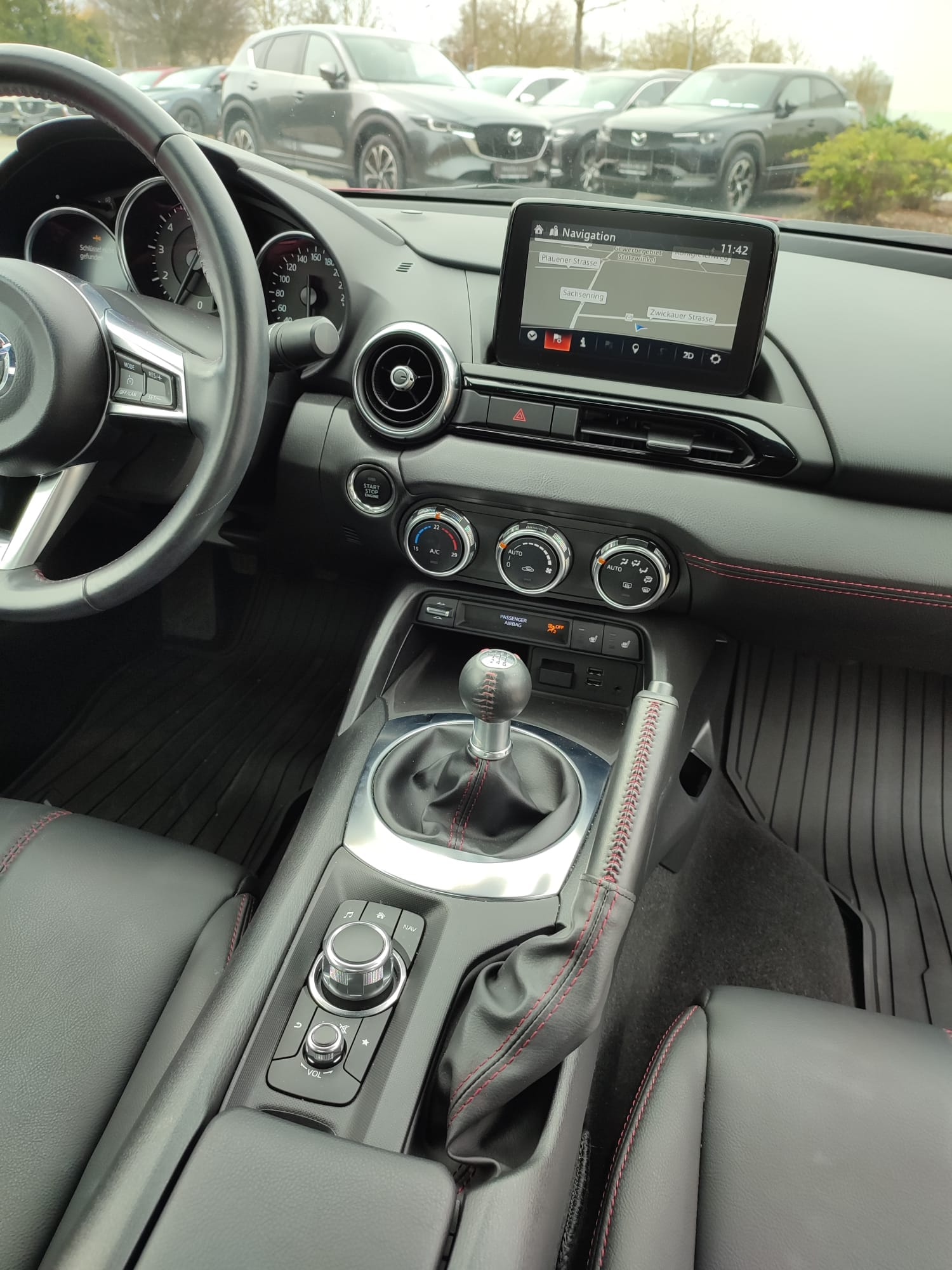Mazda MX-5 Miata RF Grand Touring avec Entrée audio / iPod