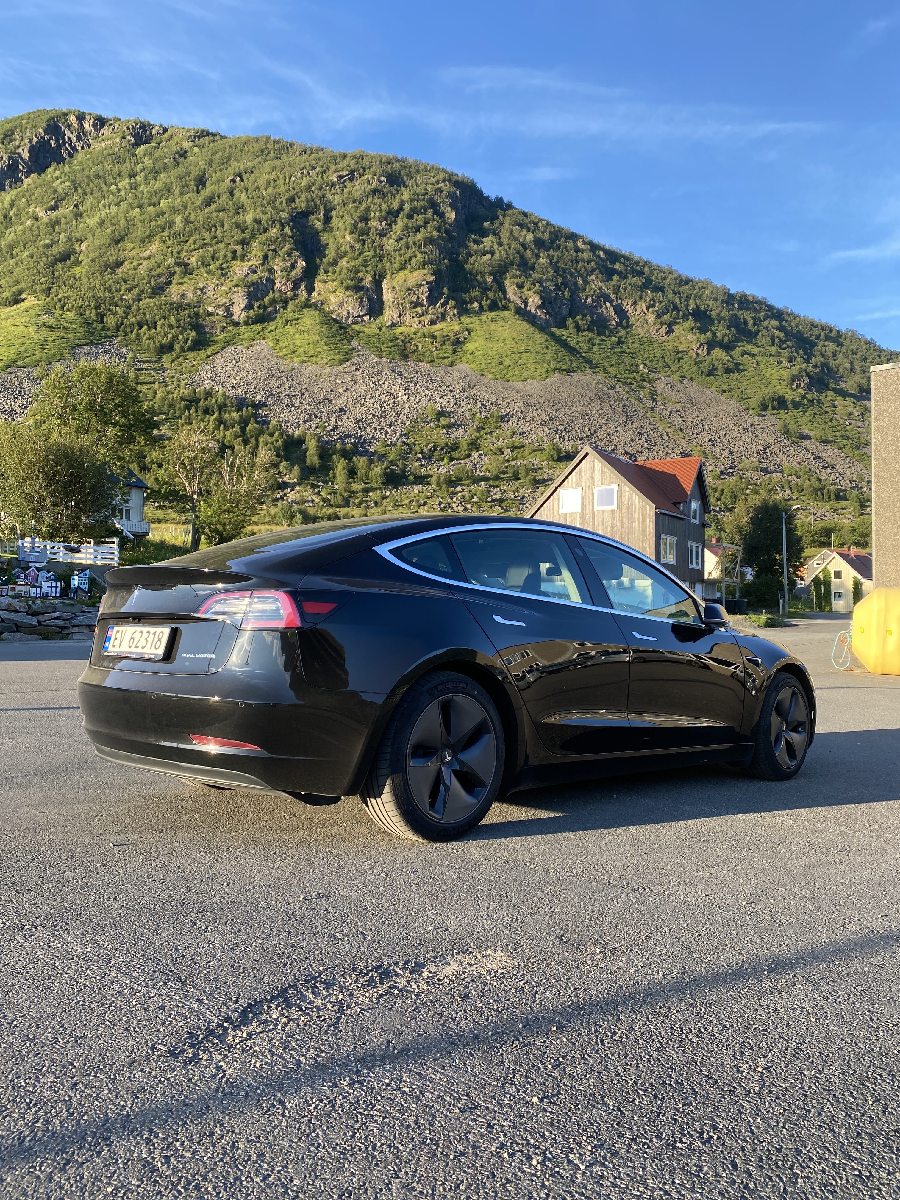 Tesla Model 3 Long Range Dual Engine med GPS