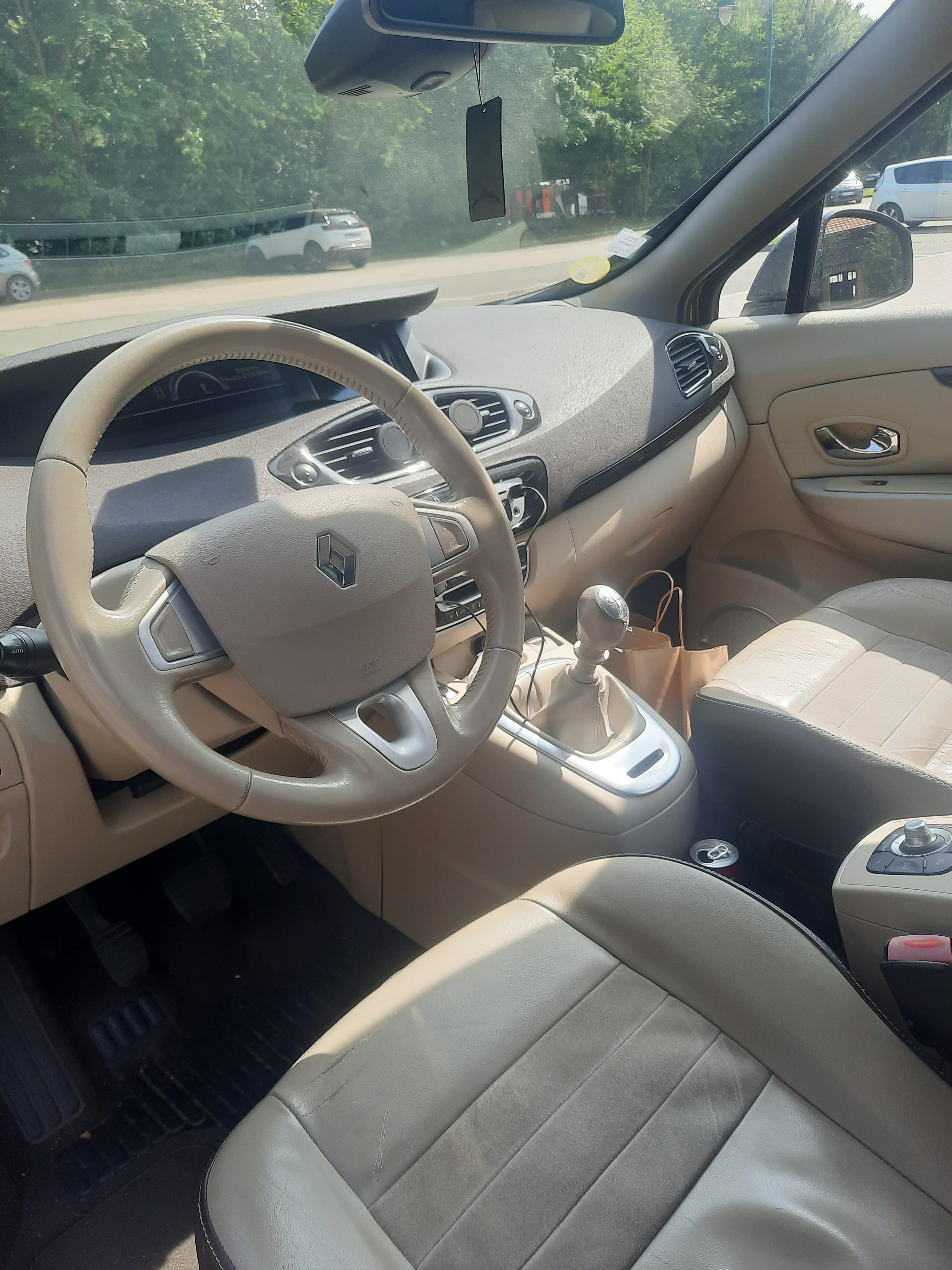 Renault Scenic 1.6 DCI diesel 130 cv 7 places avec Régulateur de vitesse