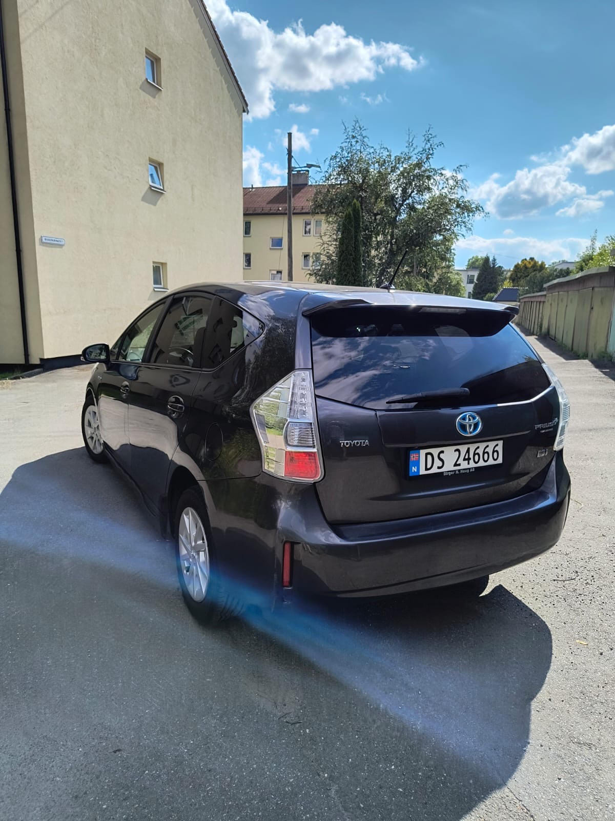 Toyota Prius + 1,8 VVTi Executive Skyview 7-seter with Cruise control