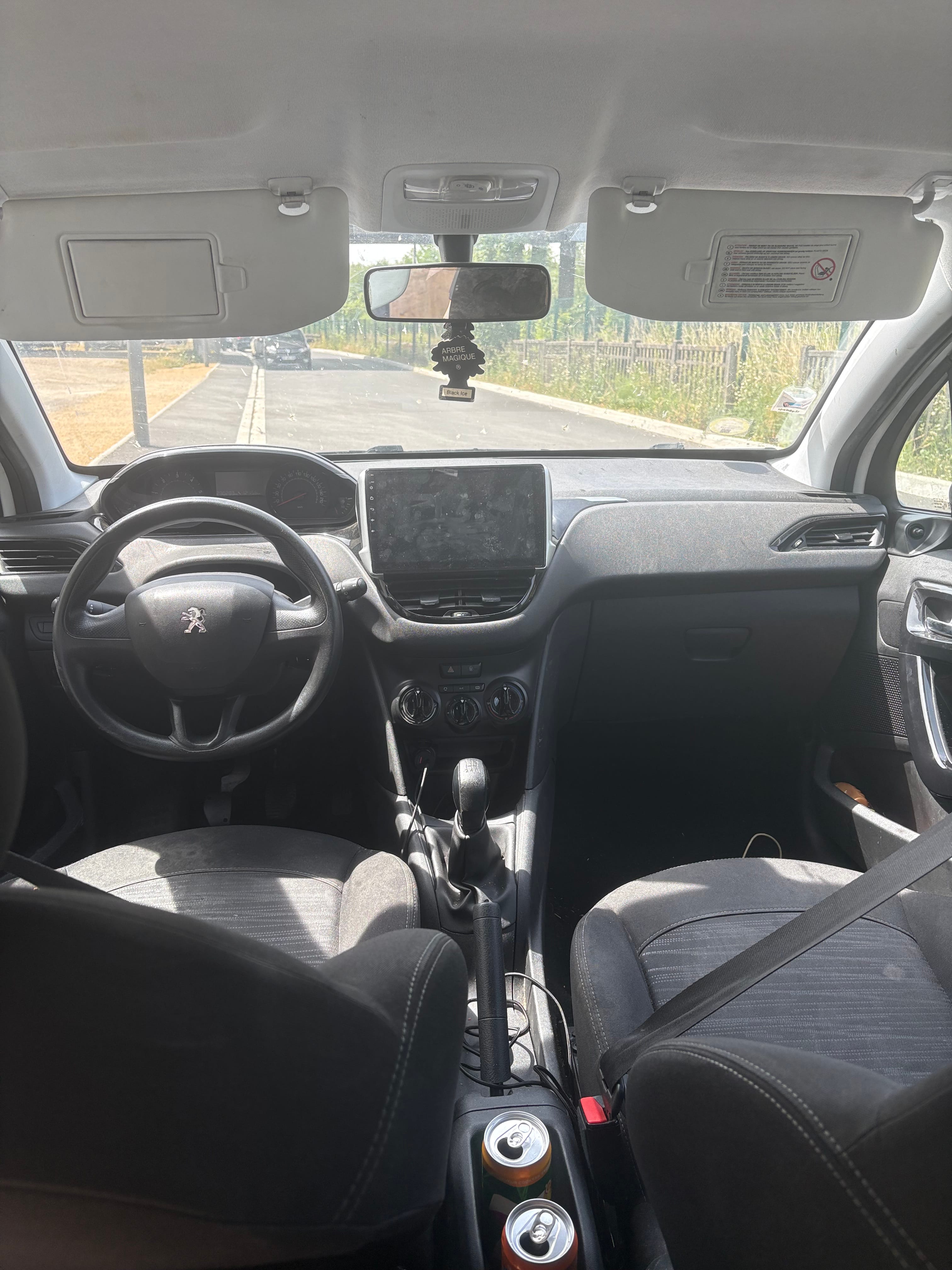Peugeot 208 avec GPS