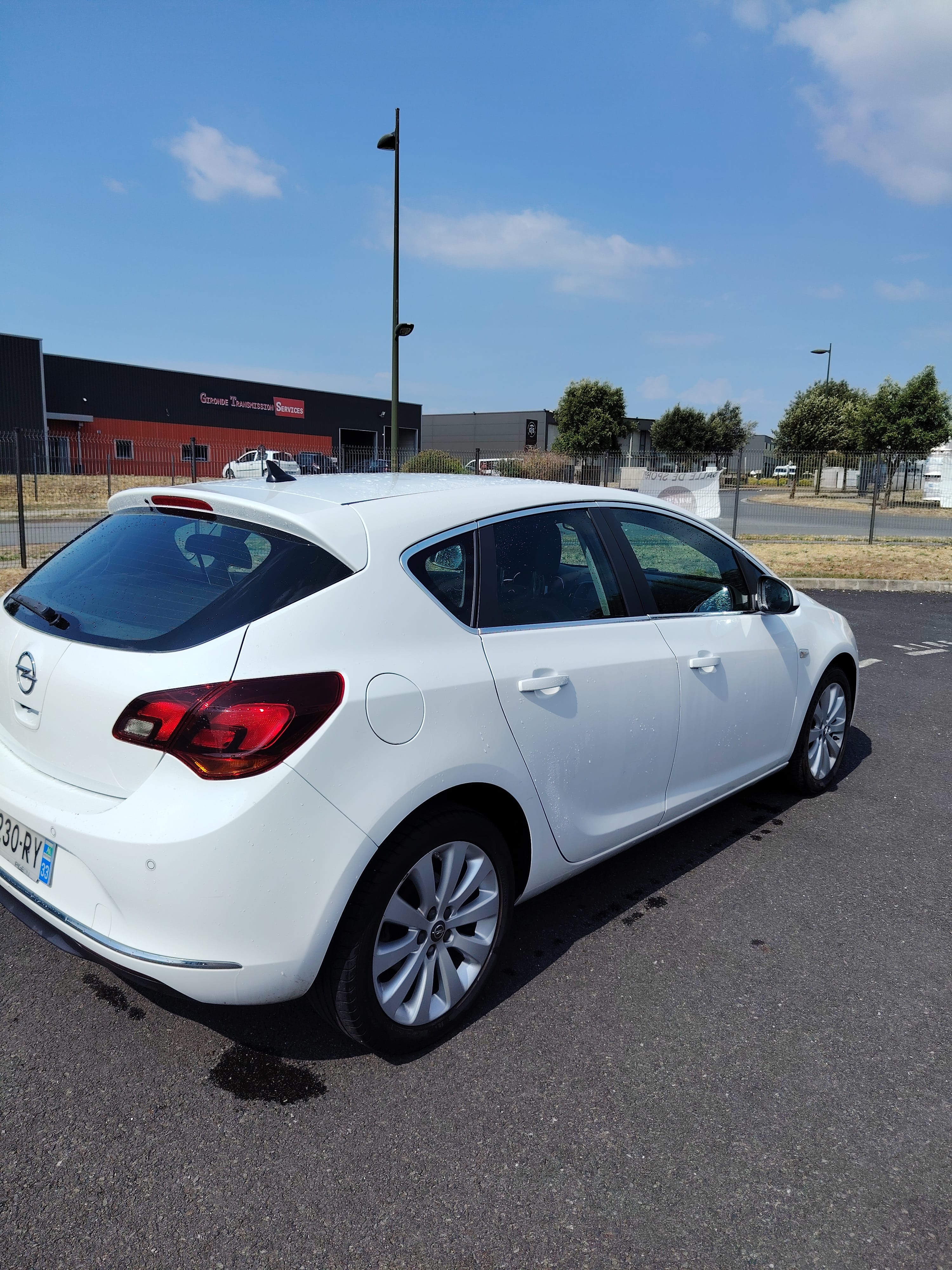 Opel Astra avec Caméra de recul