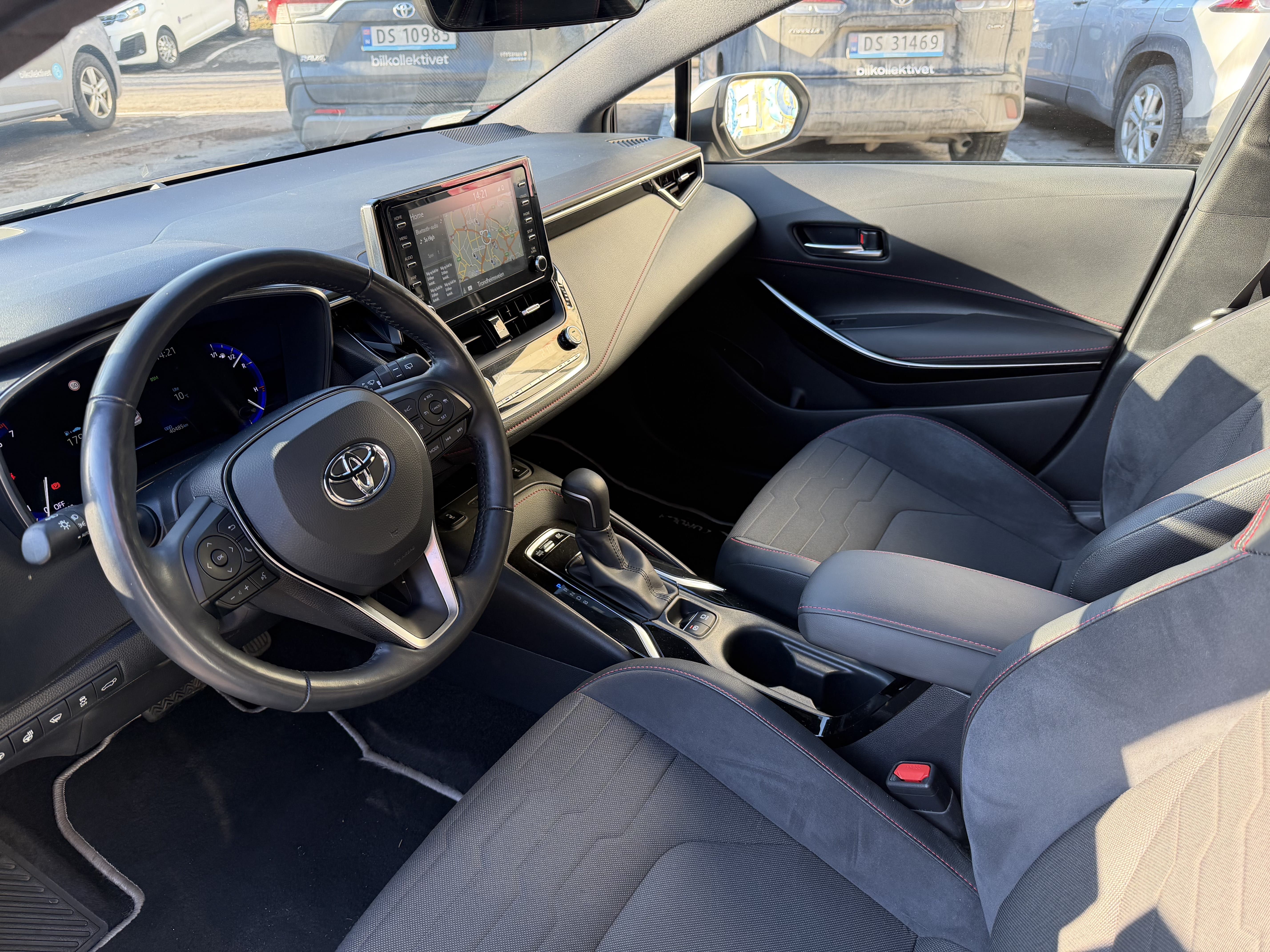Toyota Corolla Hybrid med Bluetooth audio